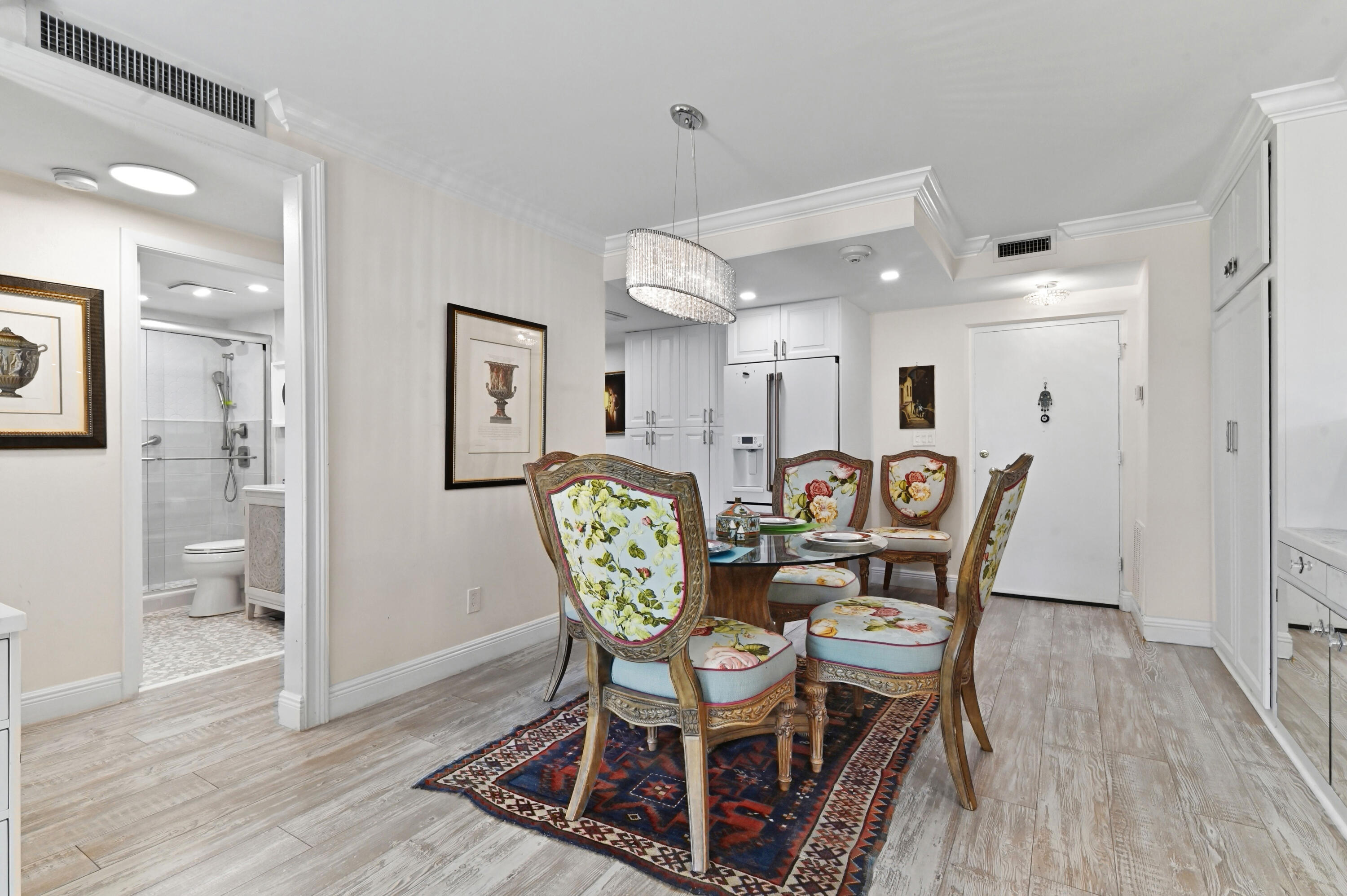 ROYAL SAXON - Residential