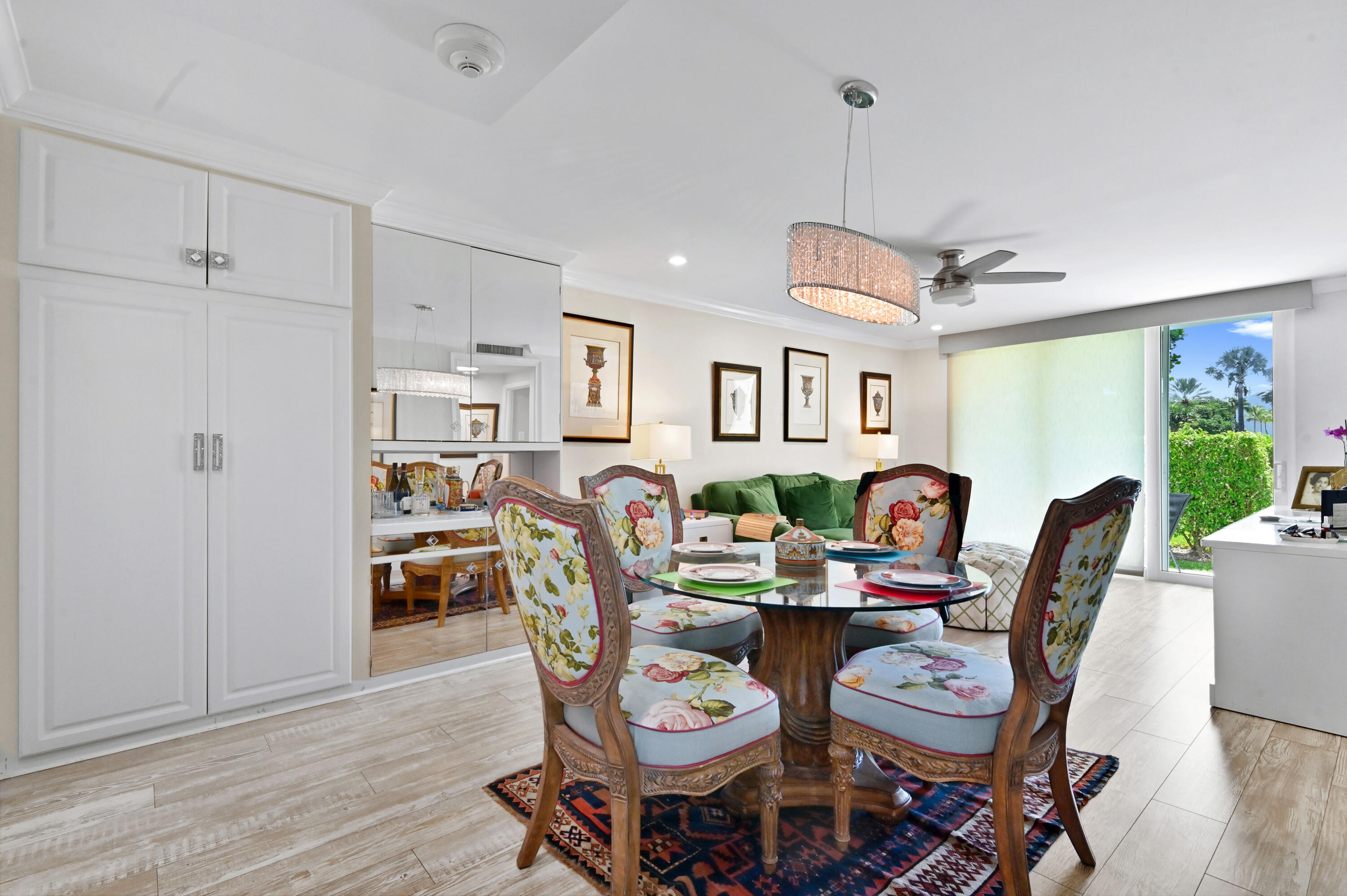 ROYAL SAXON - Residential