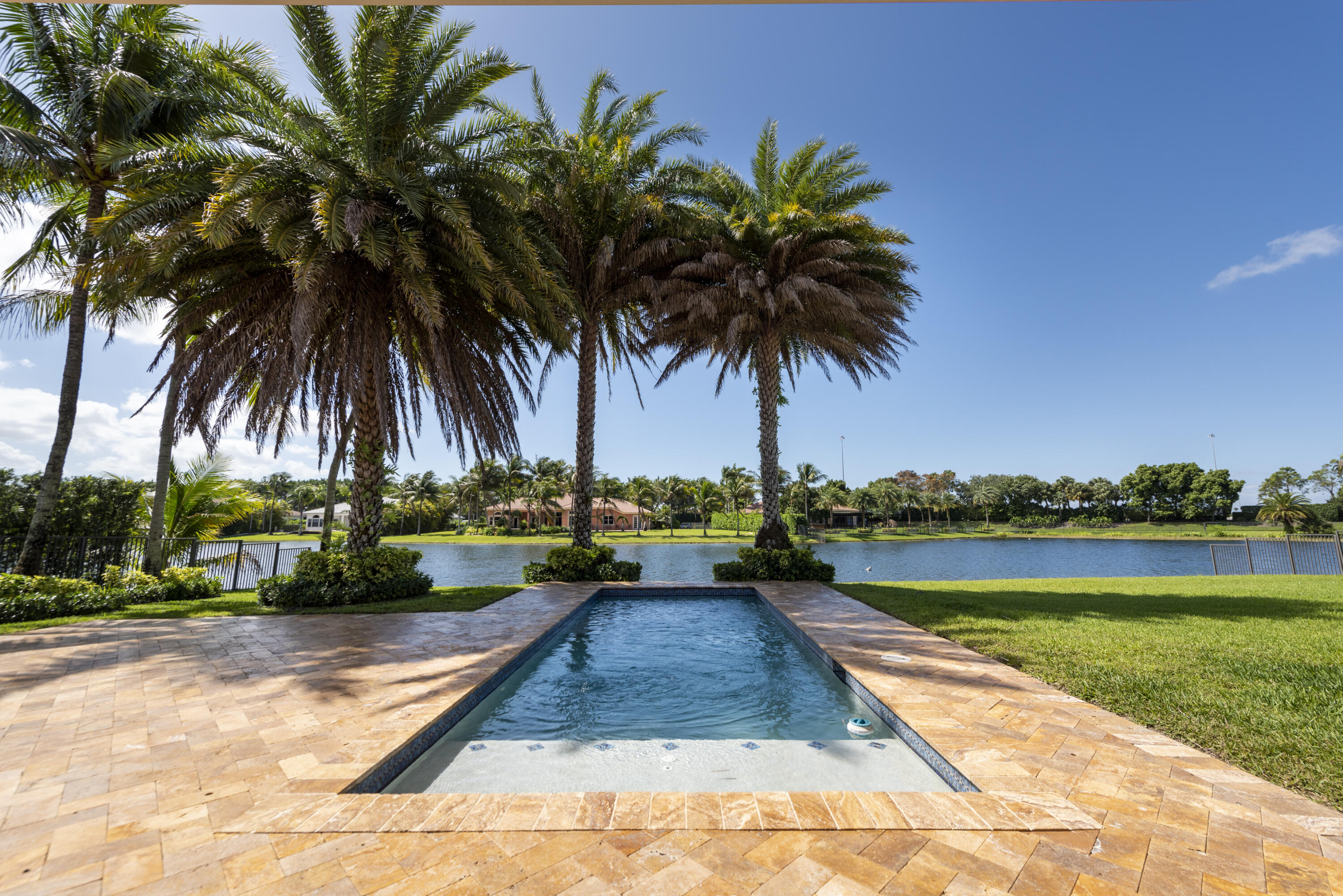 RIVERSTONE - Residential