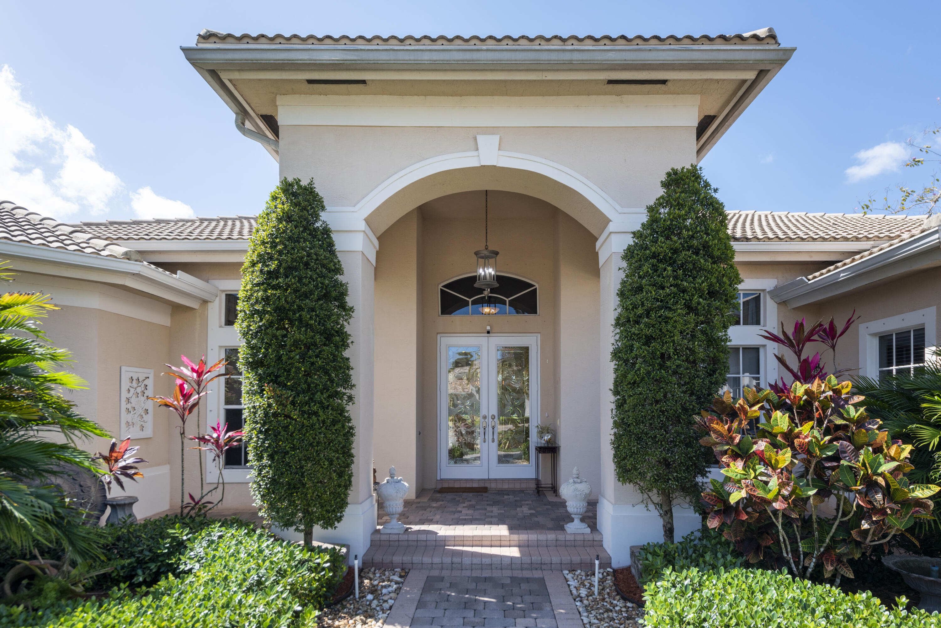 RIVERSTONE - Residential