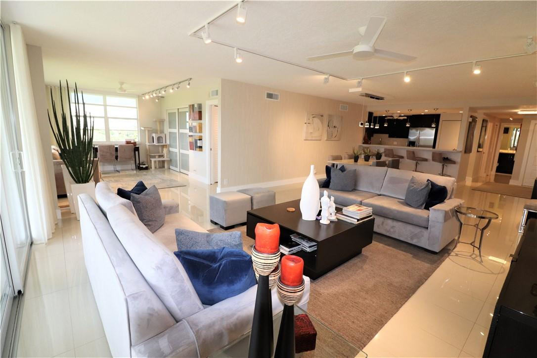 PALM AIRE COUNTRY CLUB - Residential