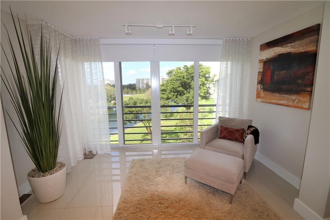 PALM AIRE COUNTRY CLUB - Residential