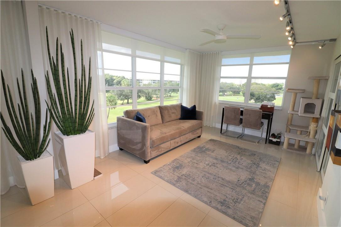 PALM AIRE COUNTRY CLUB - Residential