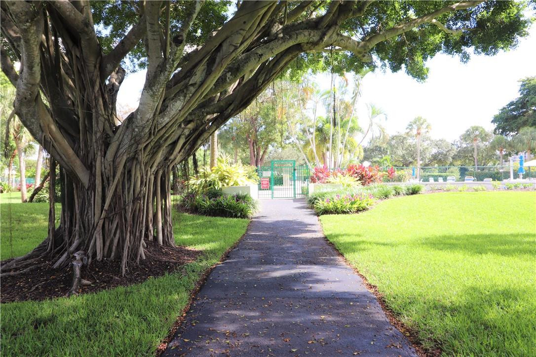 PALM AIRE COUNTRY CLUB - Residential