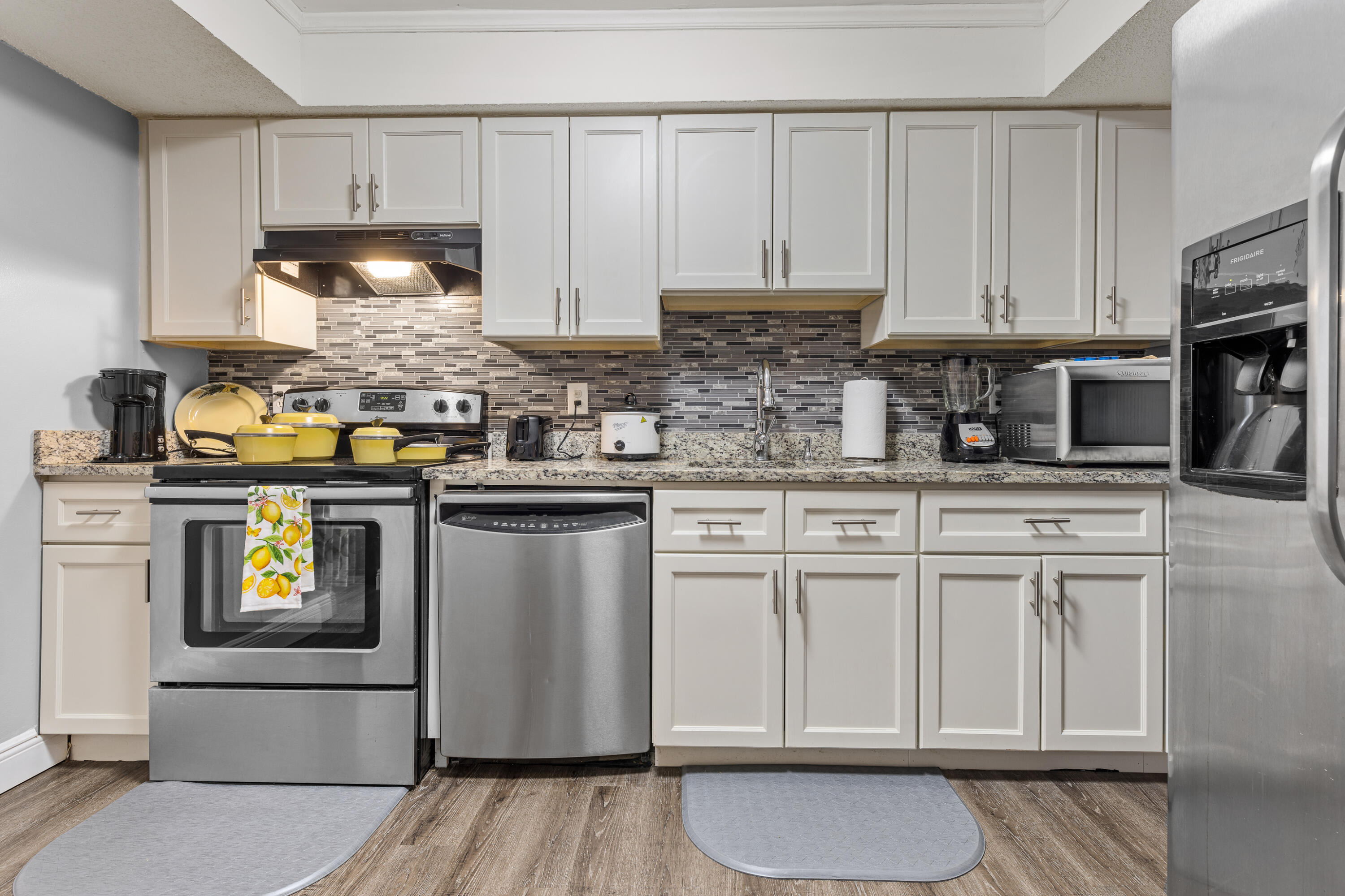 DEL IDA PARK - Residential Lease
