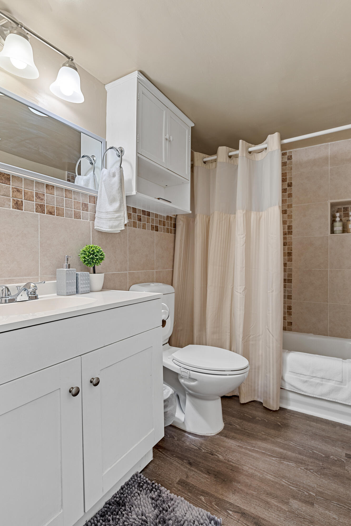 DEL IDA PARK - Residential Lease