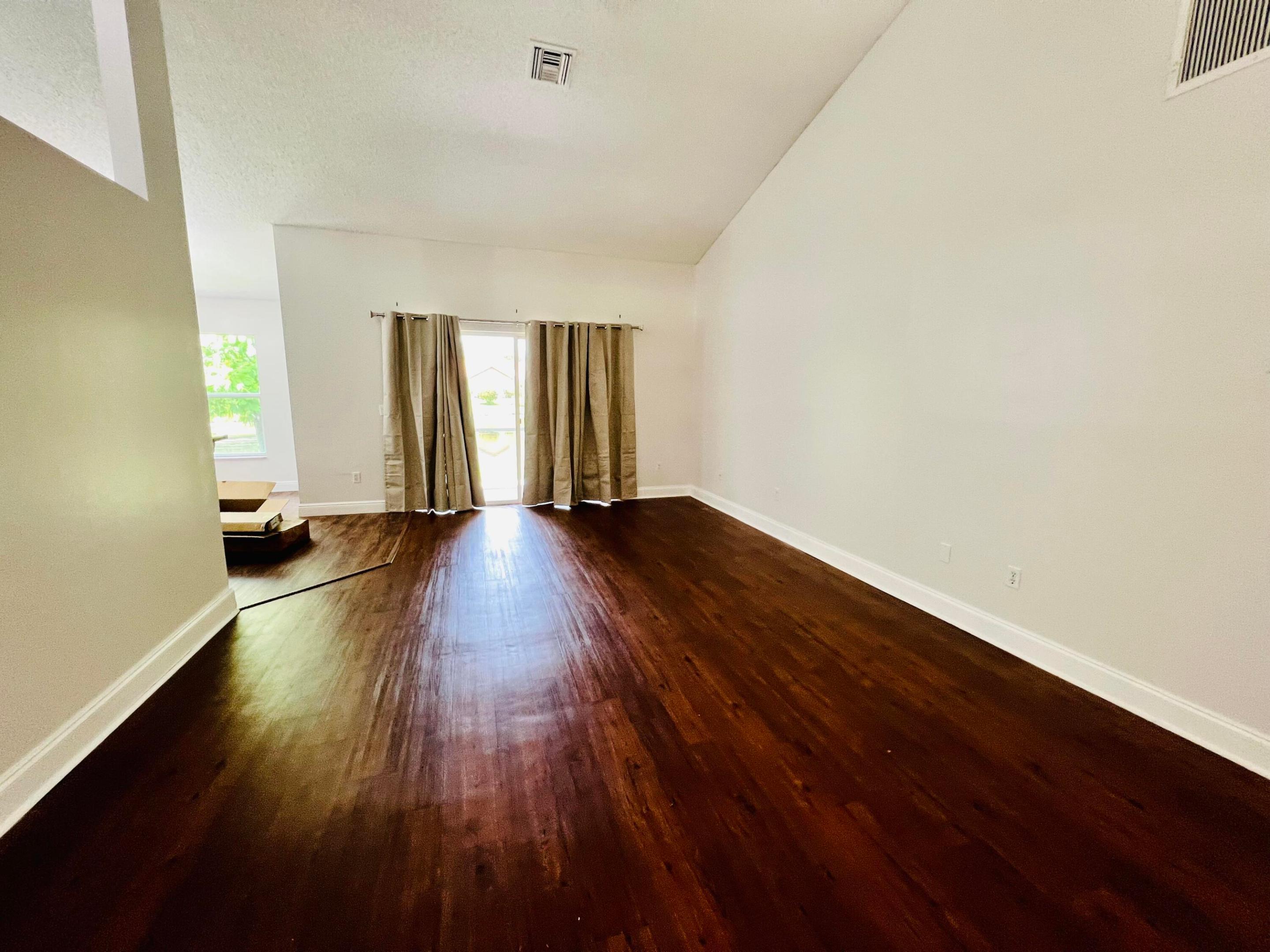 STONEGATE OF WELLINGTON - Residential Lease