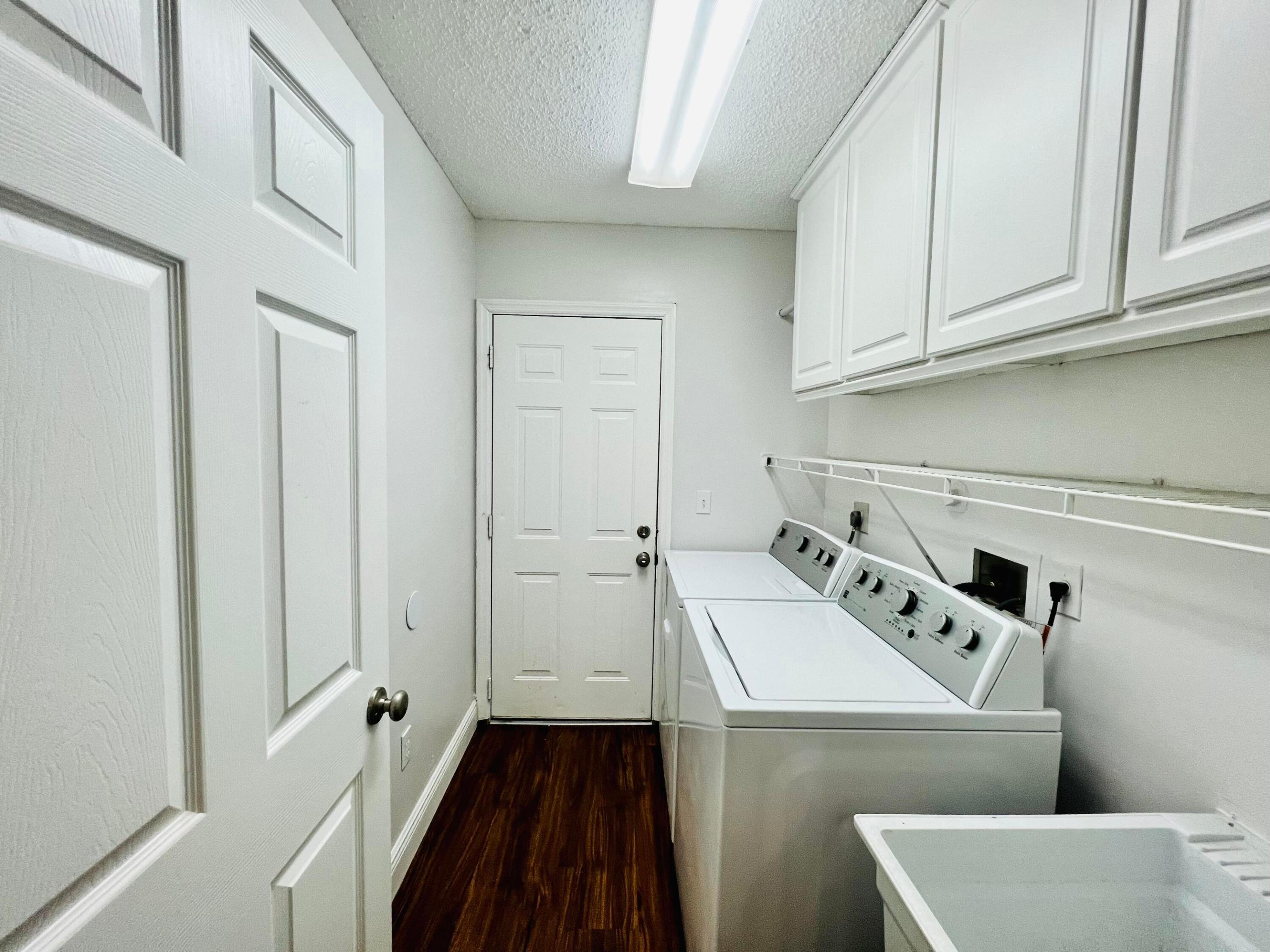STONEGATE OF WELLINGTON - Residential Lease
