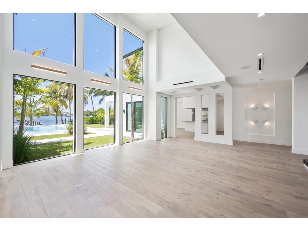 RIVERSIDE ON THE LOXAHATCHEE - Residential