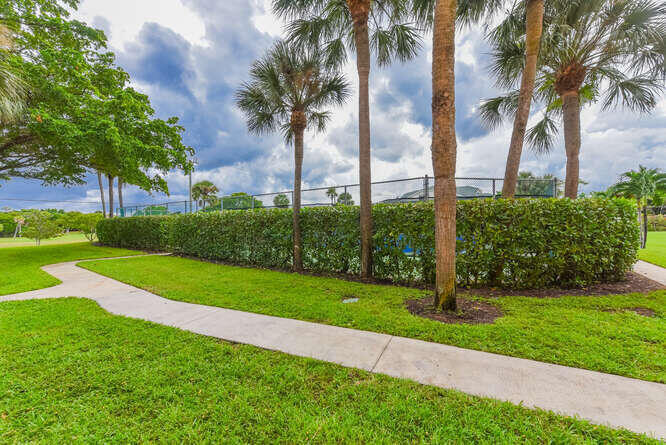 JUPITER BAY ONE THRU SIX CONDO - Residential
