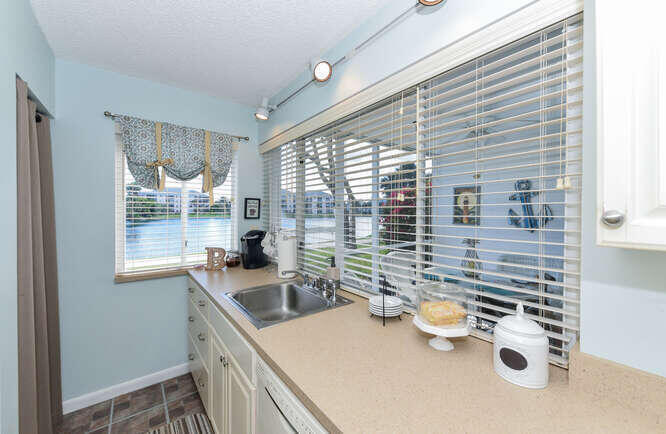 JUPITER BAY ONE THRU SIX CONDO - Residential