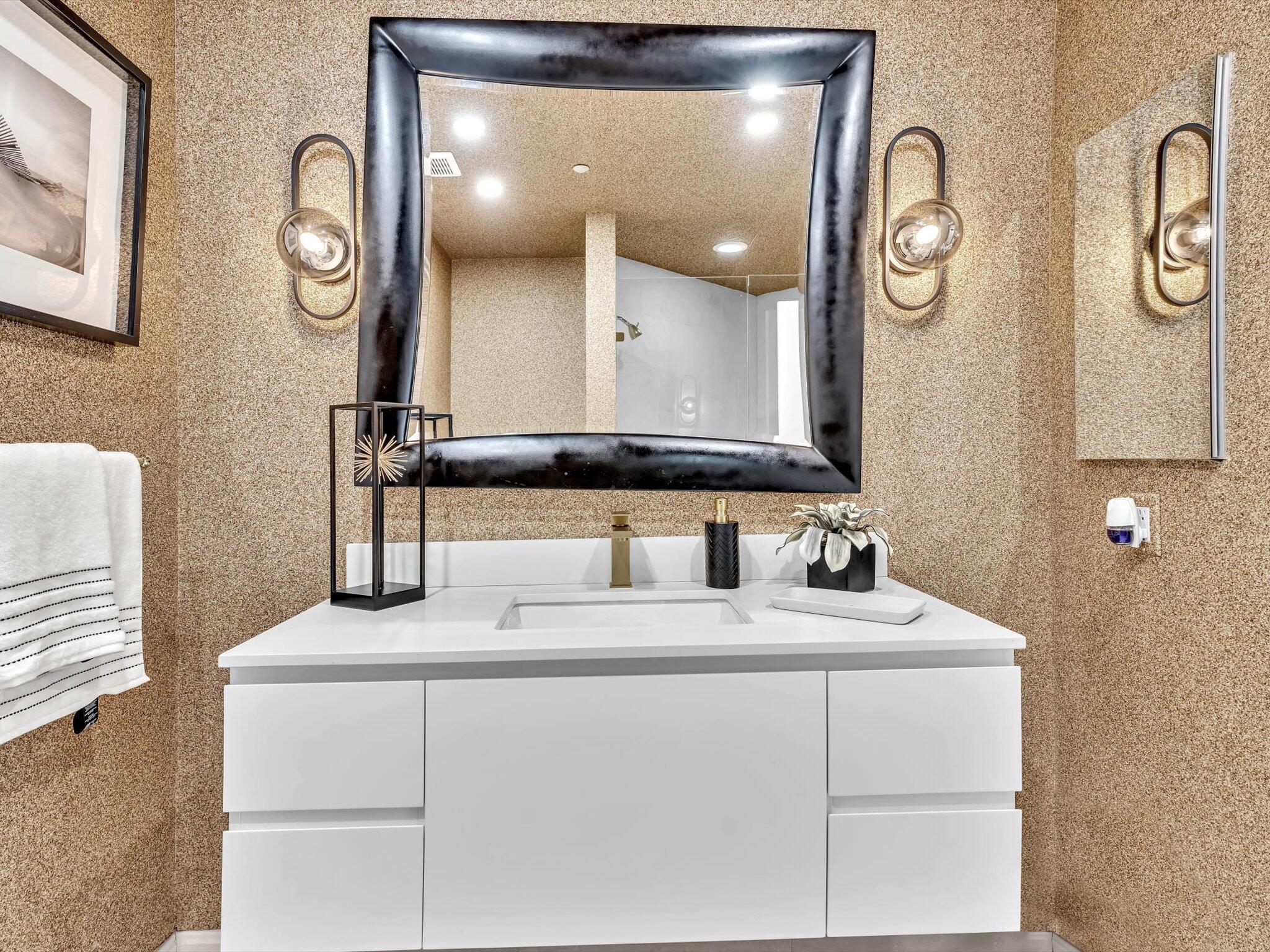 7000 ISL BLVD WILLIAMS ISL CONDO - Residential