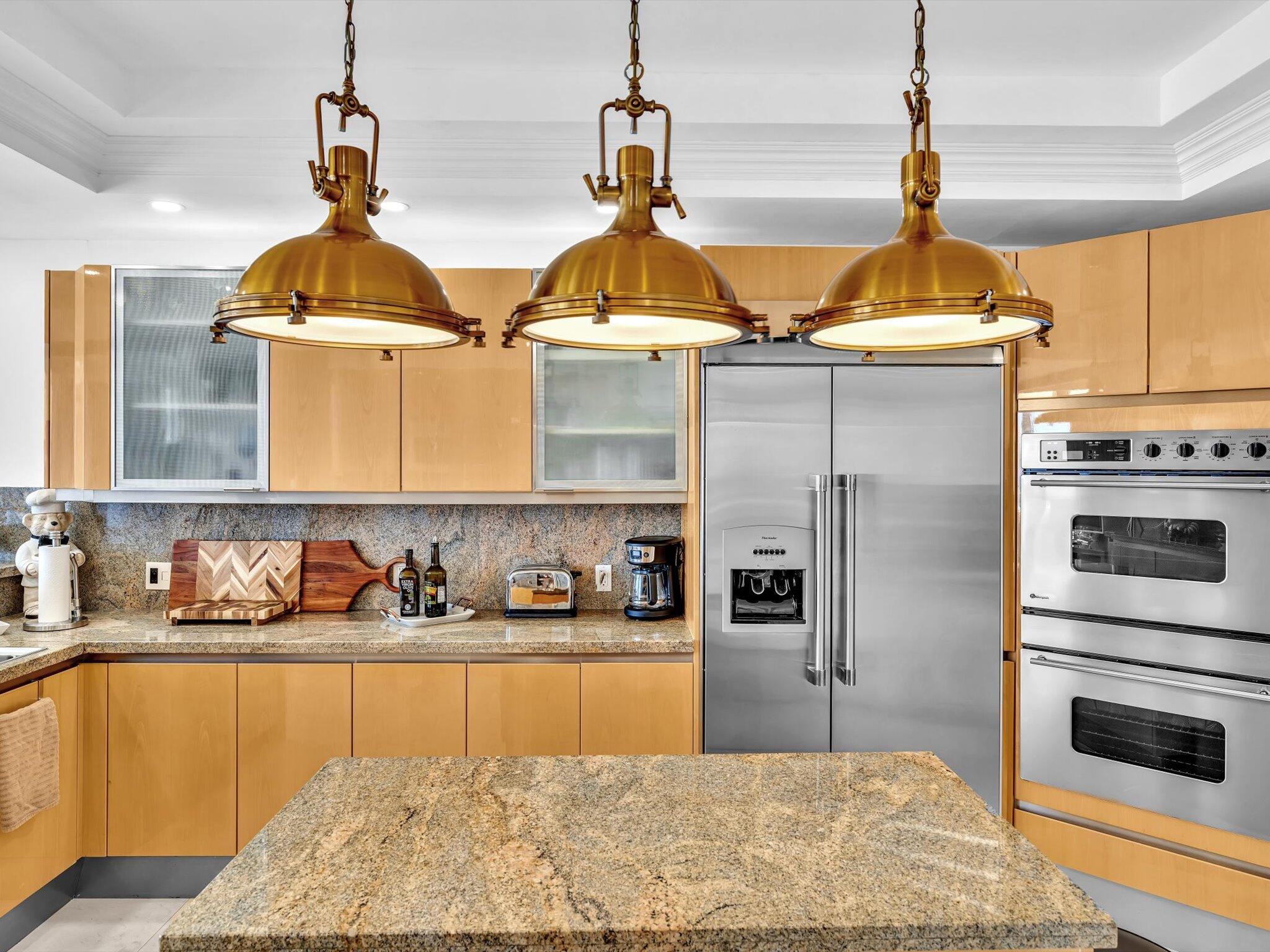7000 ISL BLVD WILLIAMS ISL CONDO - Residential