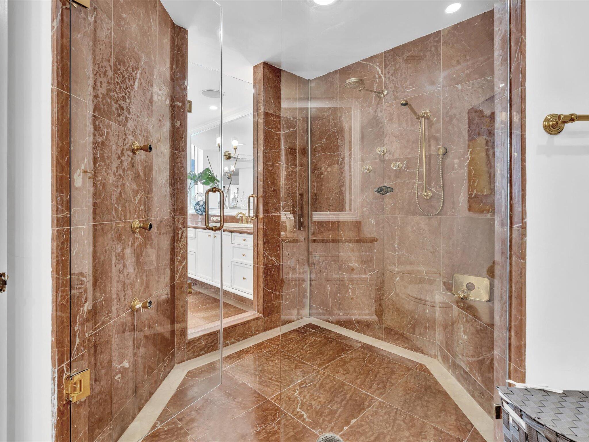 7000 ISL BLVD WILLIAMS ISL CONDO - Residential