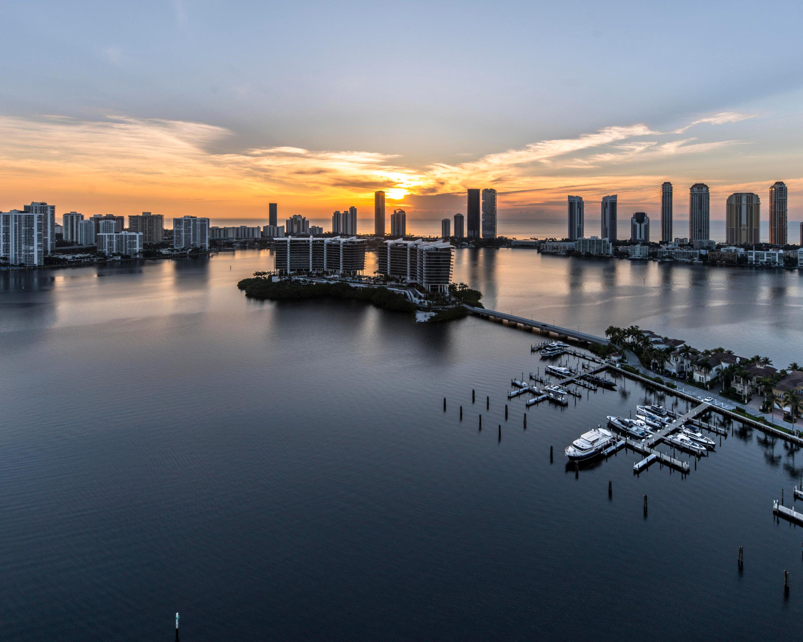 7000 ISL BLVD WILLIAMS ISL CONDO - Residential