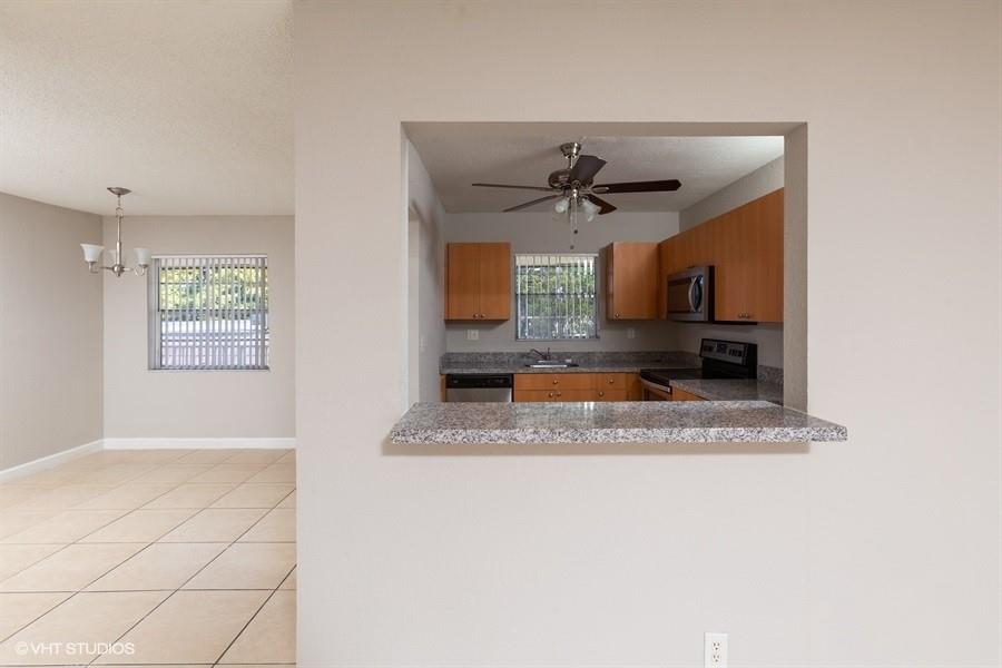 TOWNHOUSES OF PLANTATION - Residential