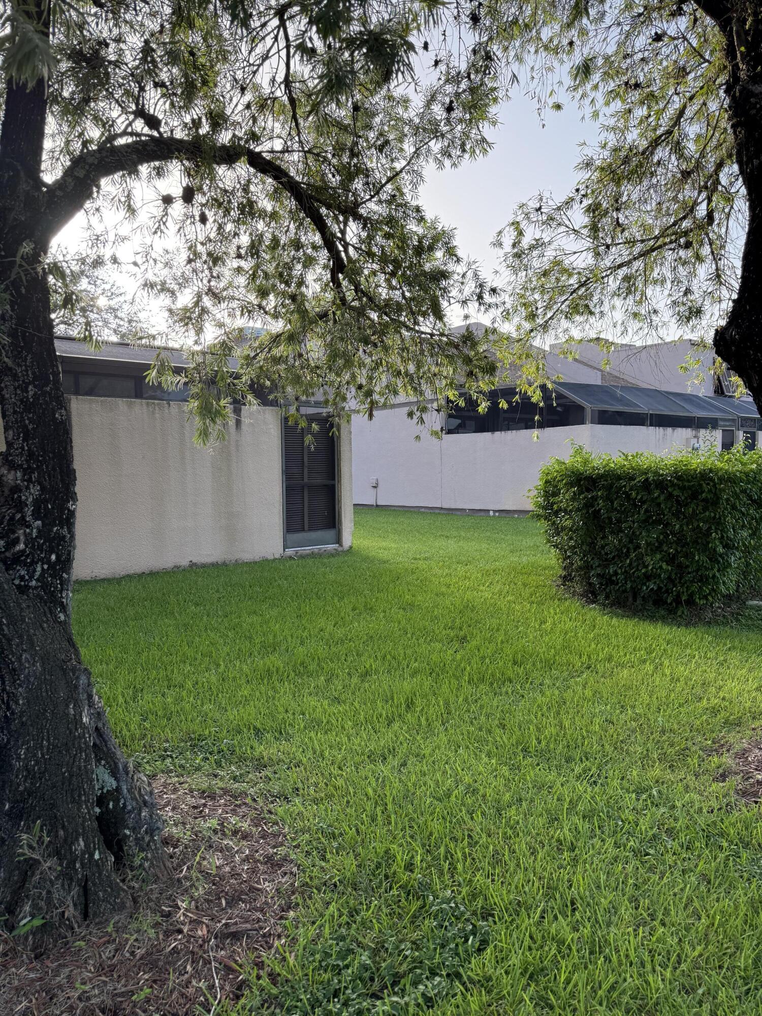 PEMBROKE LAKES SECTION SEVEN - Residential Lease
