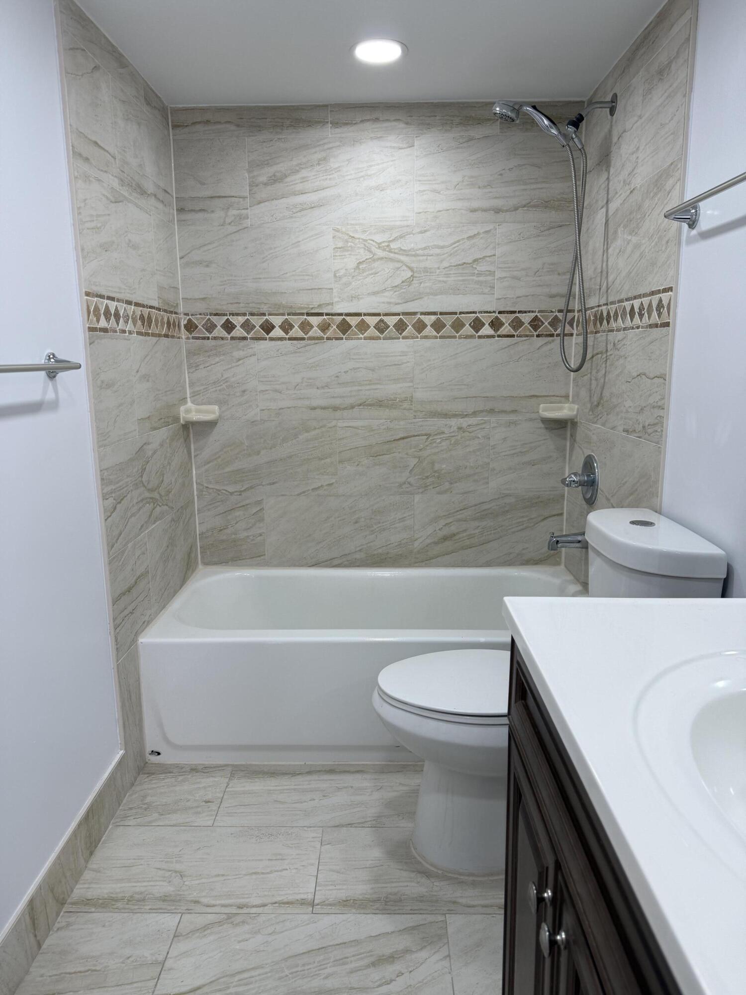 PEMBROKE LAKES SECTION SEVEN - Residential Lease