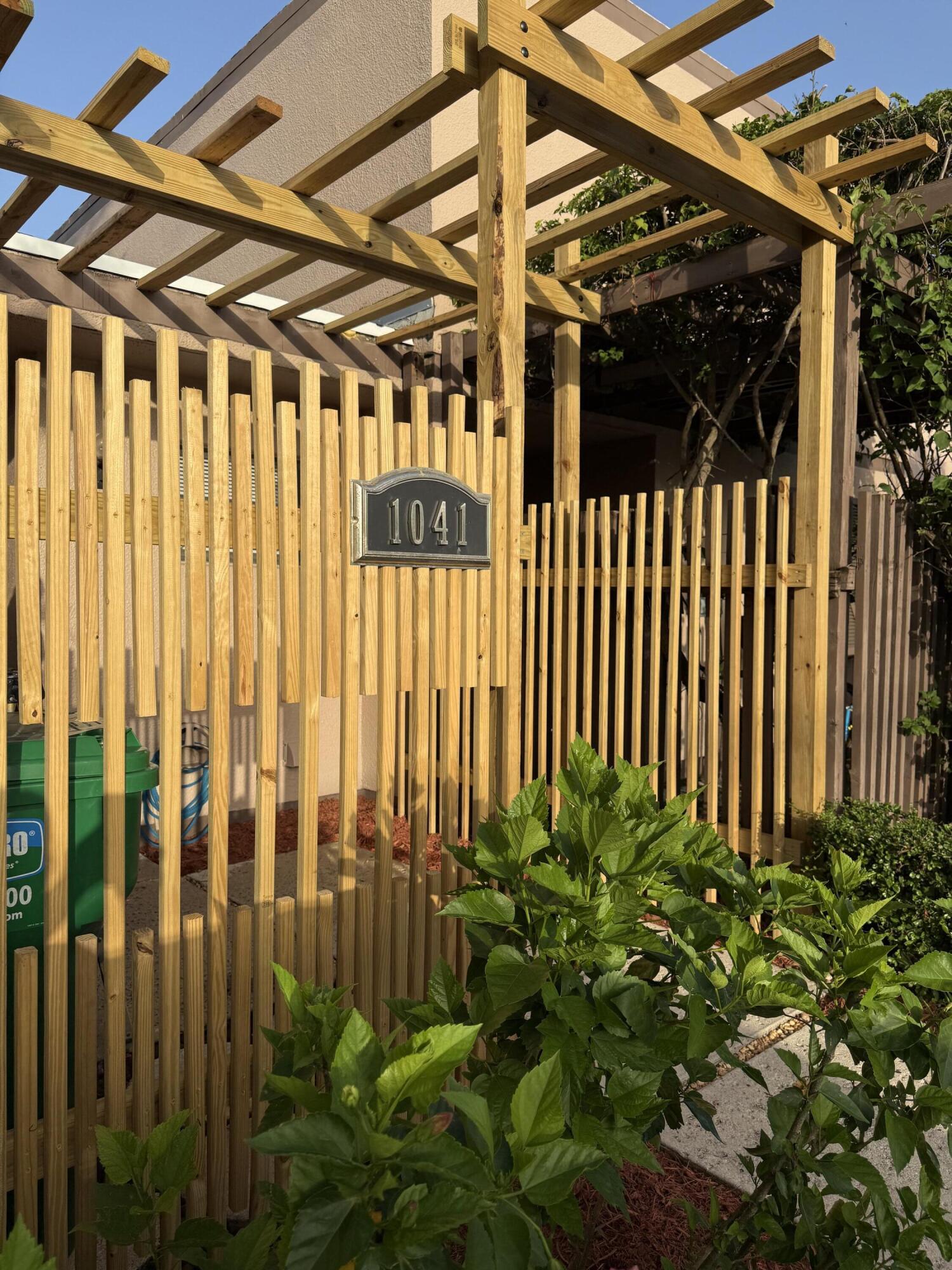 PEMBROKE LAKES SECTION SEVEN - Residential Lease