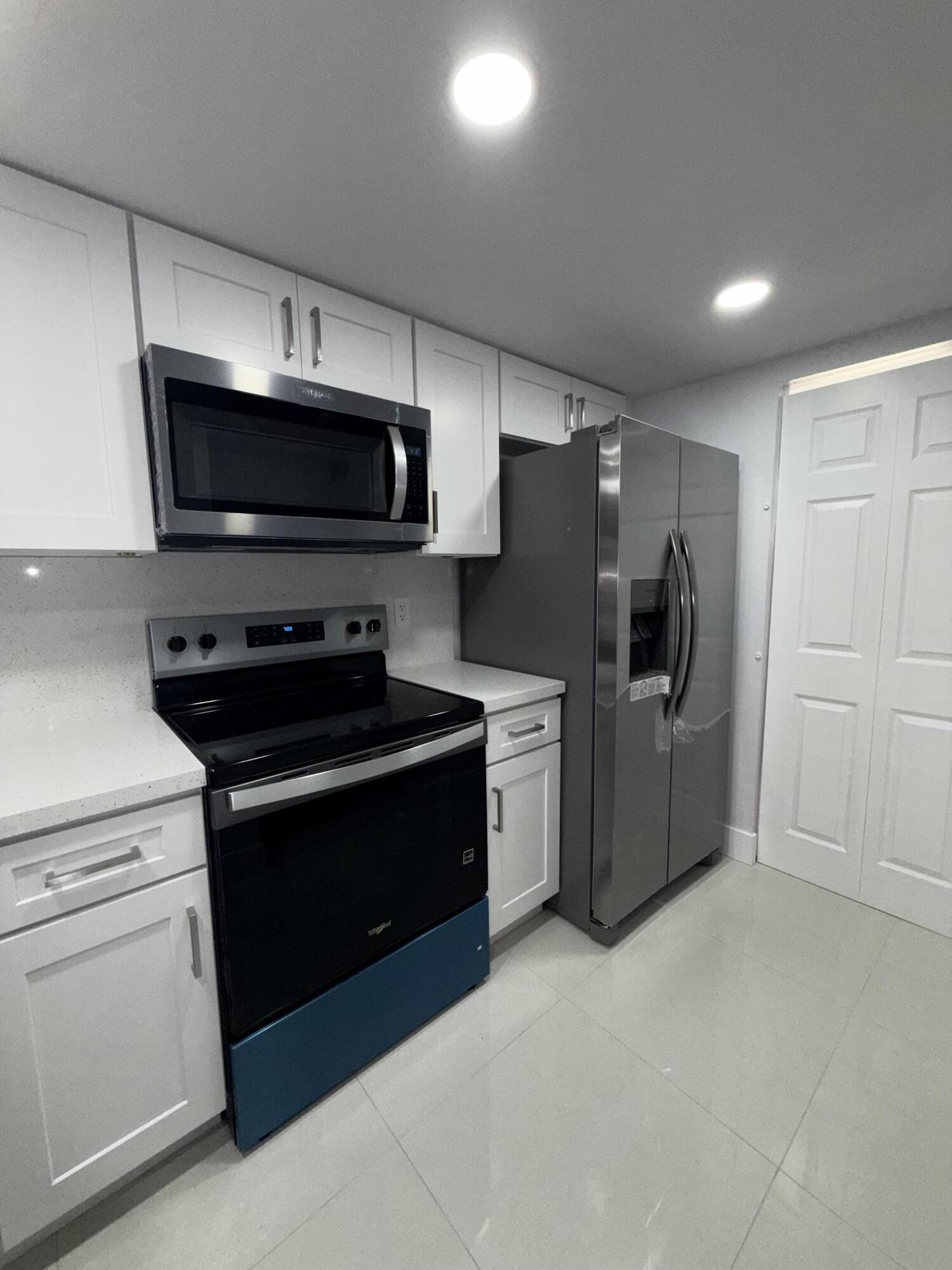 PEMBROKE LAKES SECTION SEVEN - Residential Lease
