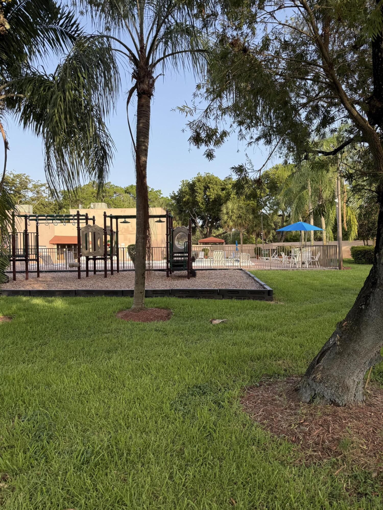 PEMBROKE LAKES SECTION SEVEN - Residential Lease