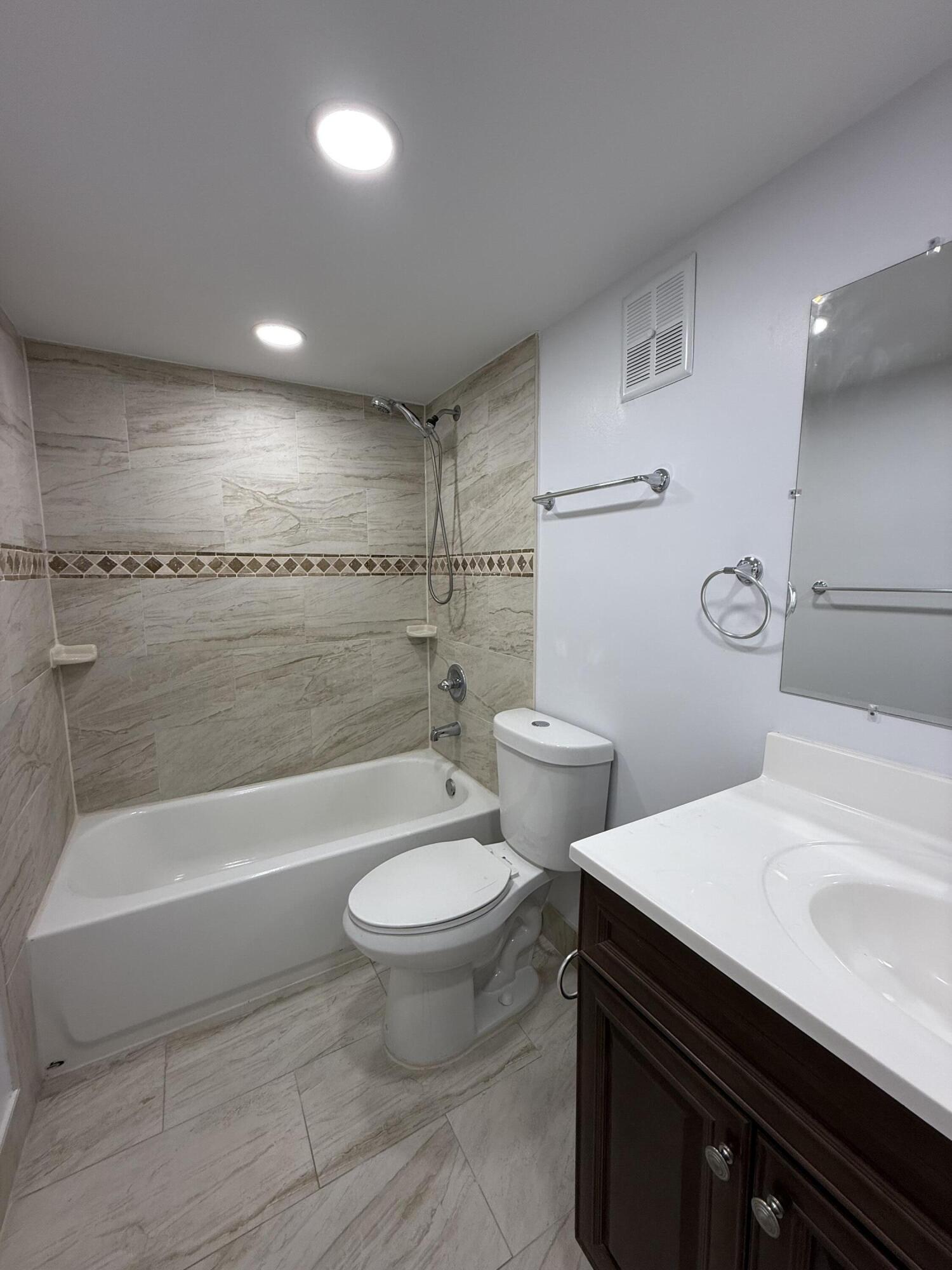 PEMBROKE LAKES SECTION SEVEN - Residential Lease