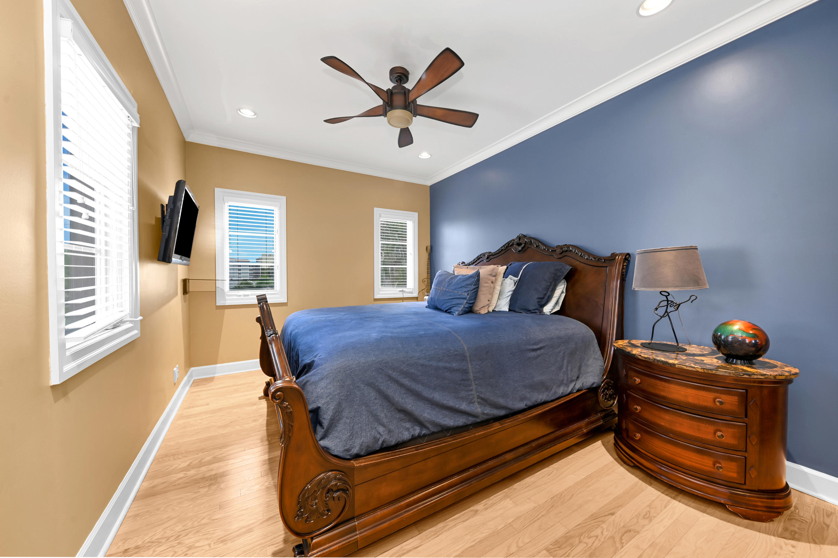 LAKE SHORES LANTANA - Residential