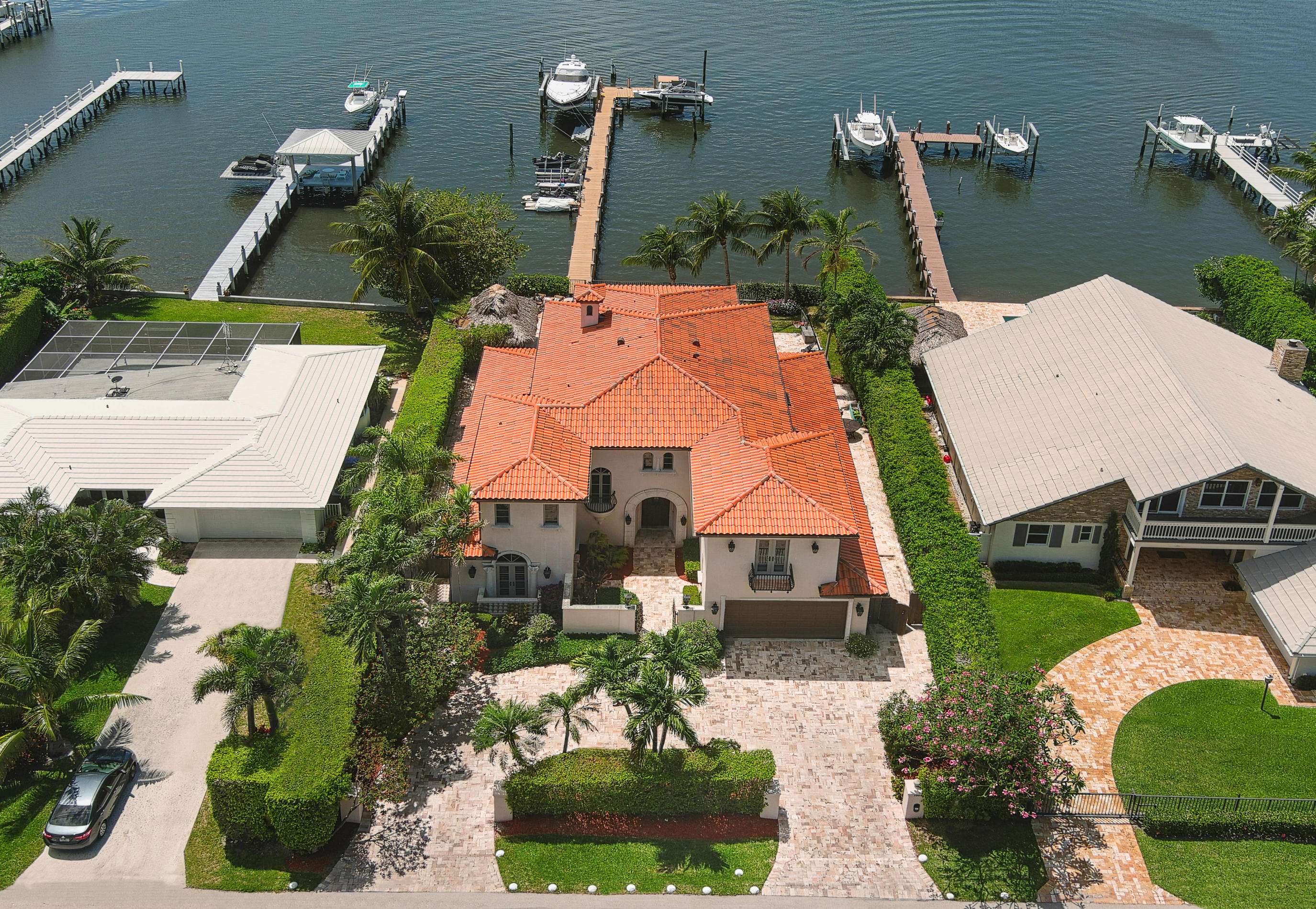 LAKE SHORES LANTANA - Residential