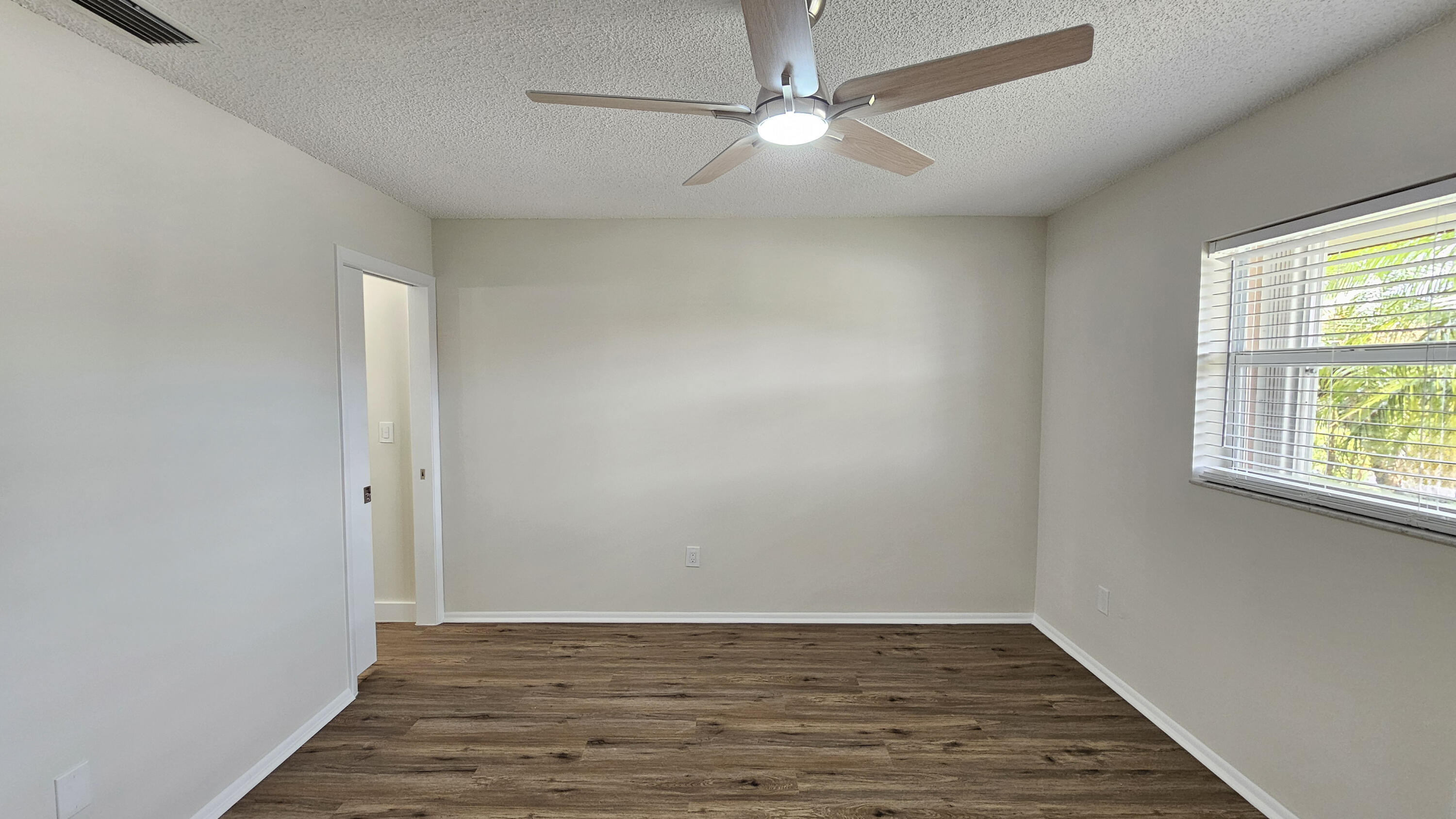 CRESTHAVEN CONDO TOWNHOMES SEC 2 - Residential