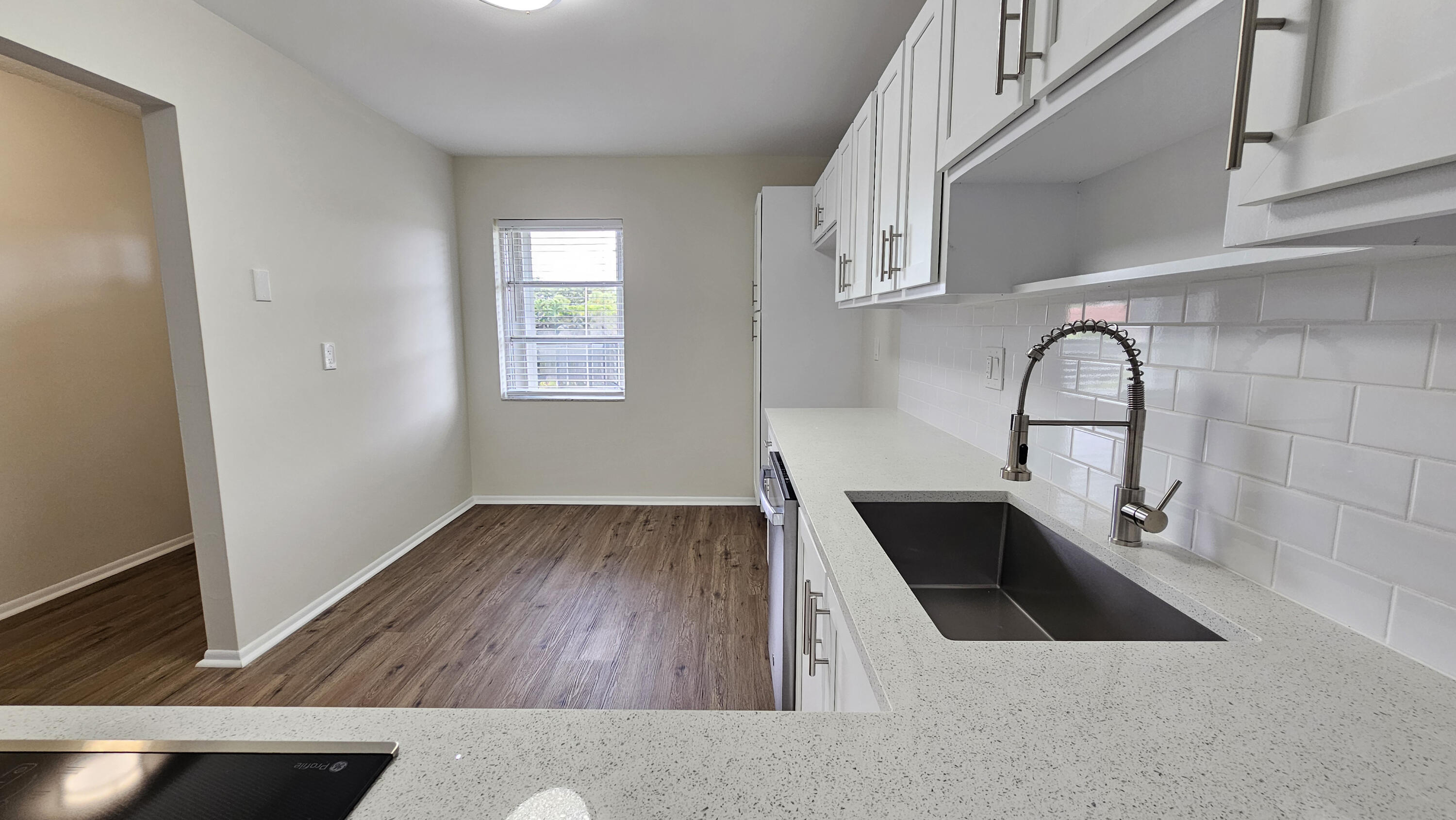 CRESTHAVEN CONDO TOWNHOMES SEC 2 - Residential