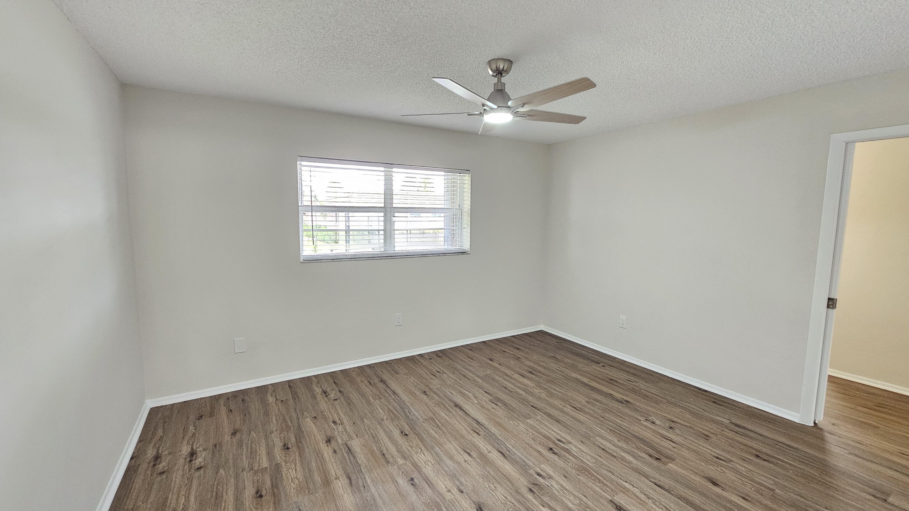 CRESTHAVEN CONDO TOWNHOMES SEC 2 - Residential