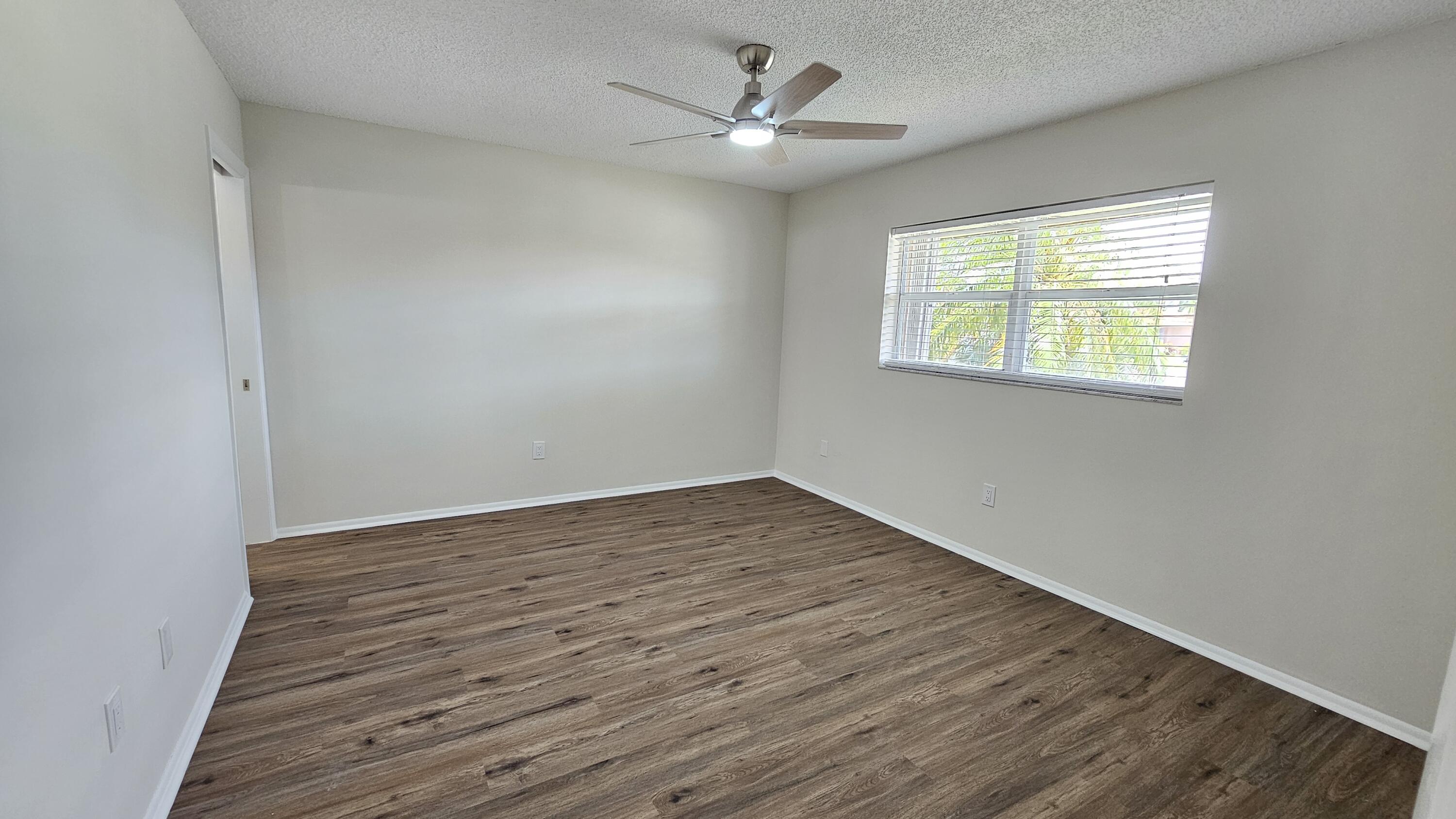 CRESTHAVEN CONDO TOWNHOMES SEC 2 - Residential