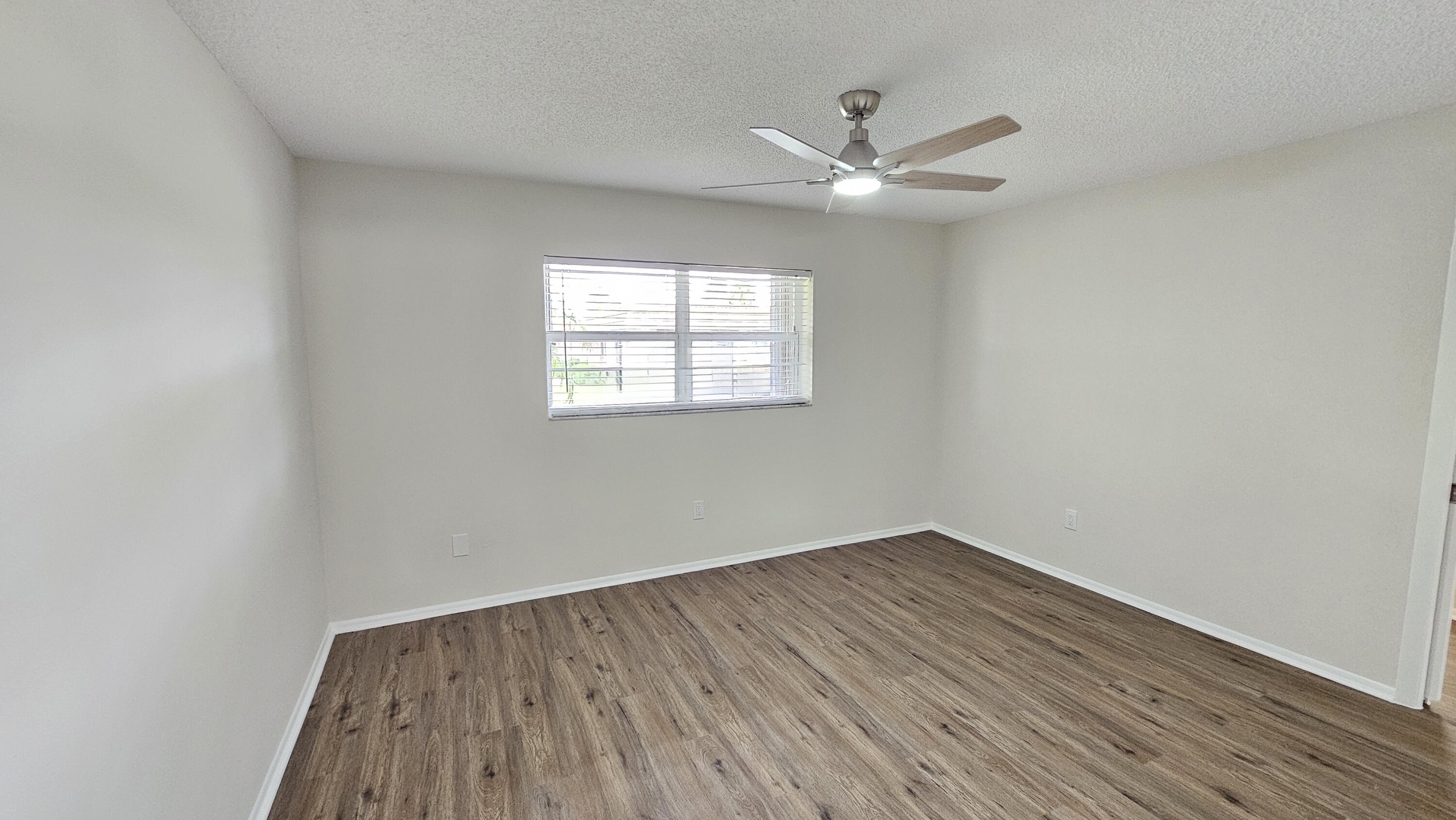 CRESTHAVEN CONDO TOWNHOMES SEC 2 - Residential