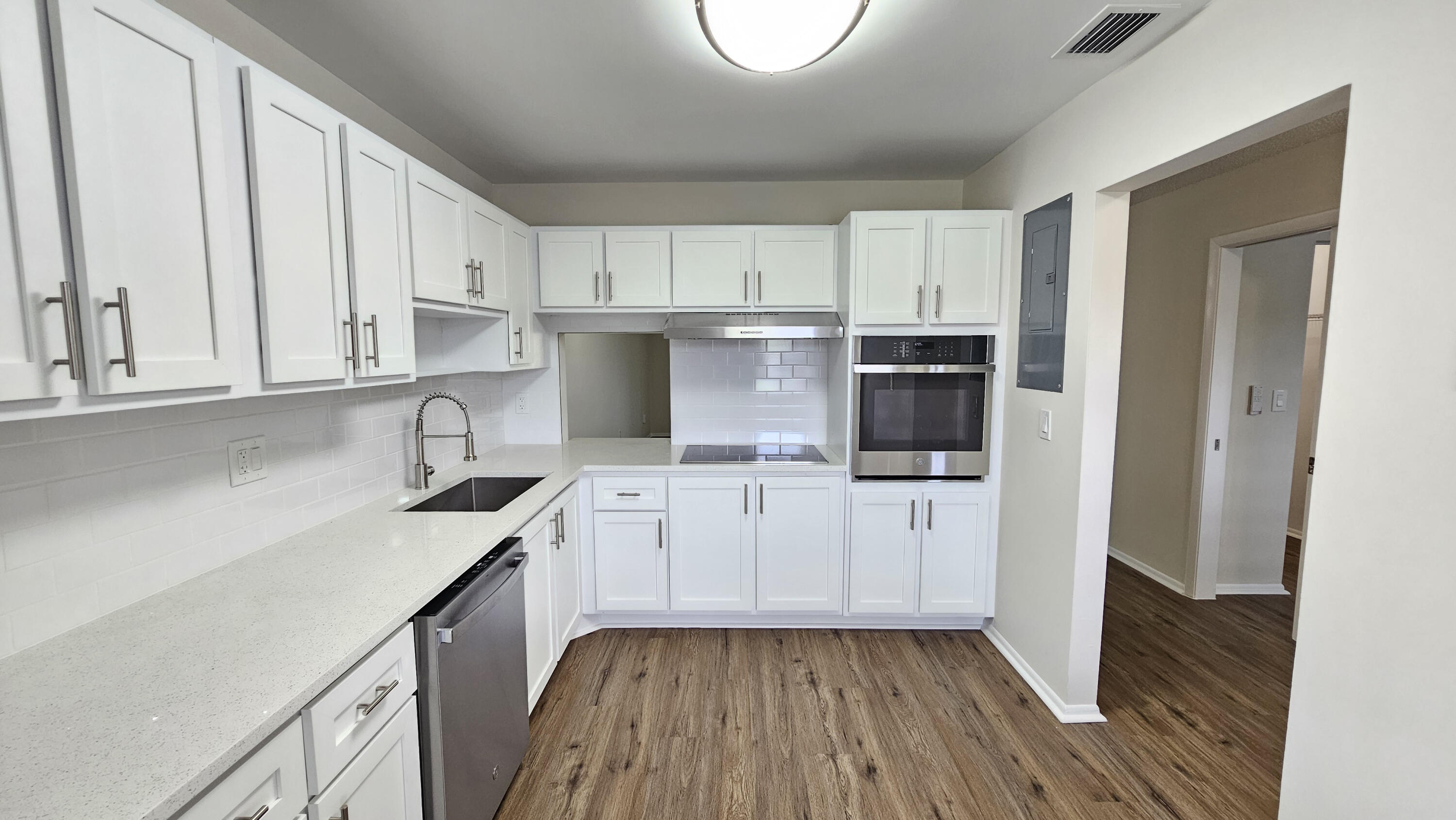 CRESTHAVEN CONDO TOWNHOMES SEC 2 - Residential