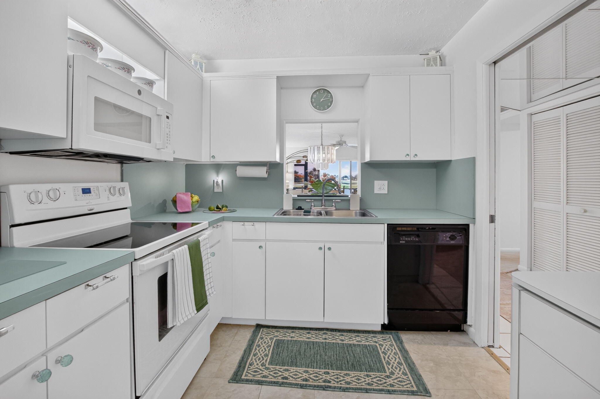 DELRAY OAKS WEST CONDO - Residential