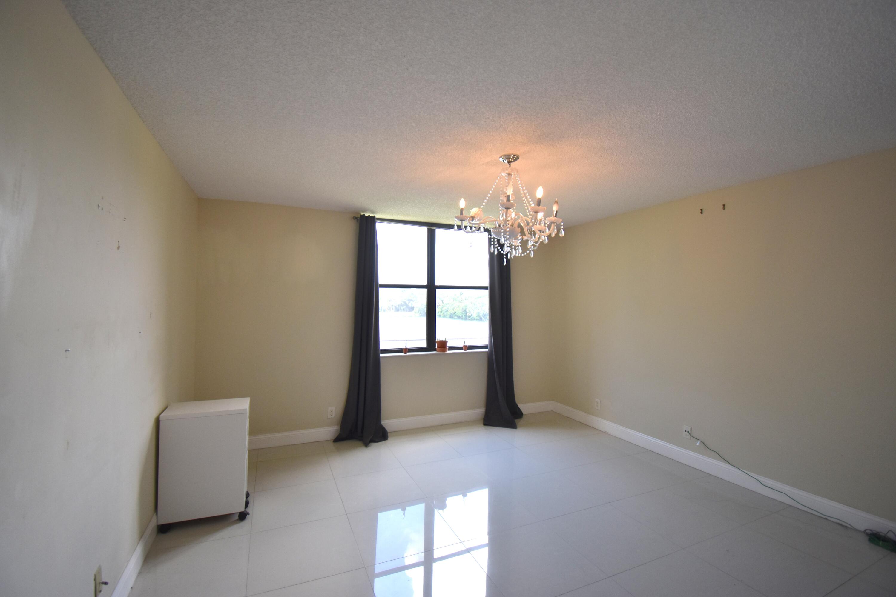 APPLEWOOD VILLAGE II-F CONDO - Residential