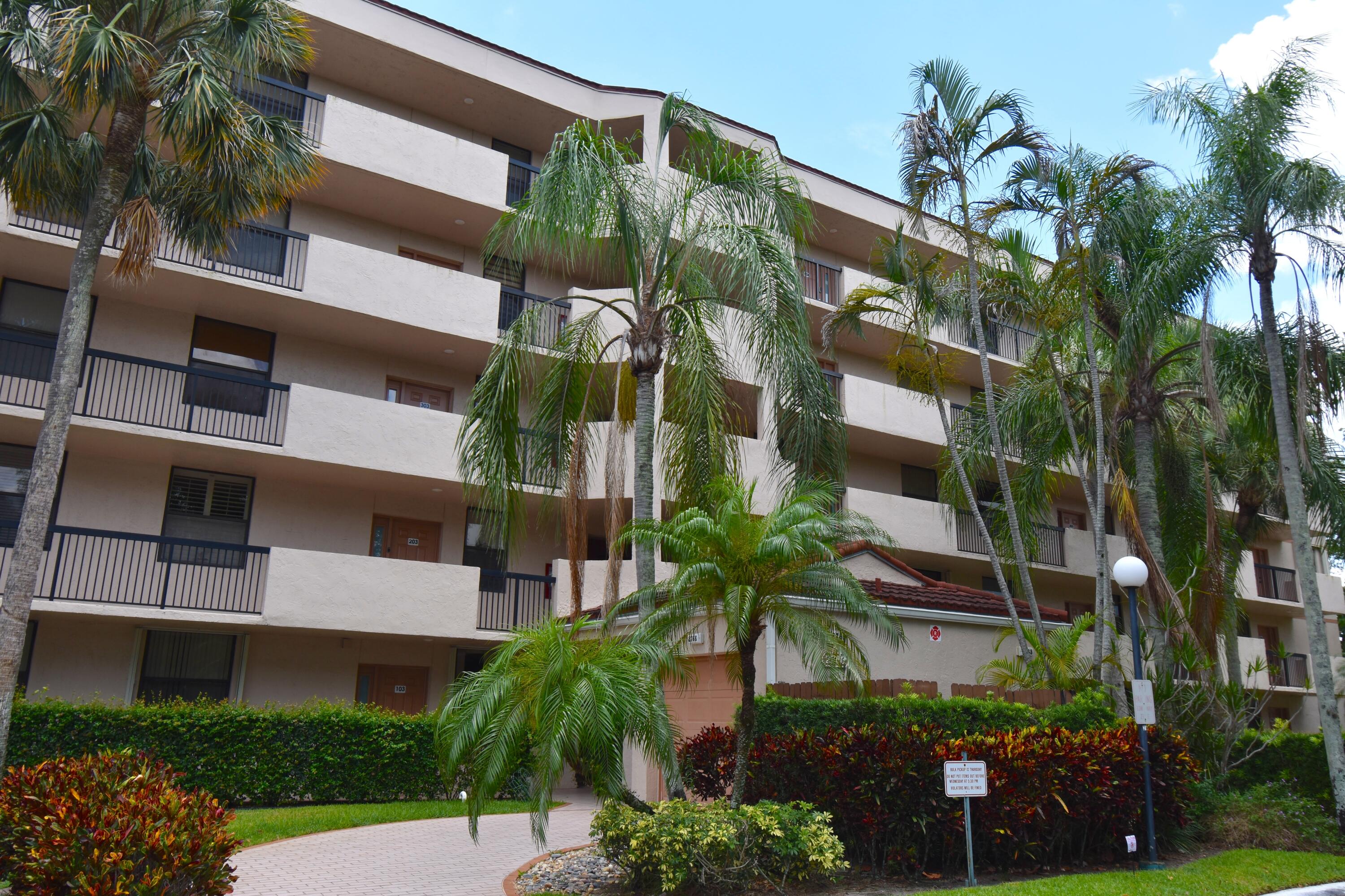 APPLEWOOD VILLAGE II-F CONDO - Residential