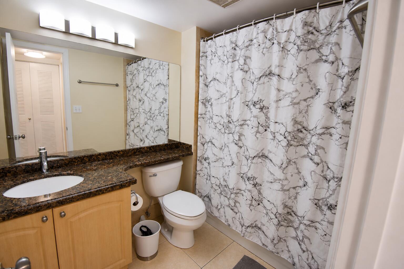 APPLEWOOD VILLAGE II-F CONDO - Residential