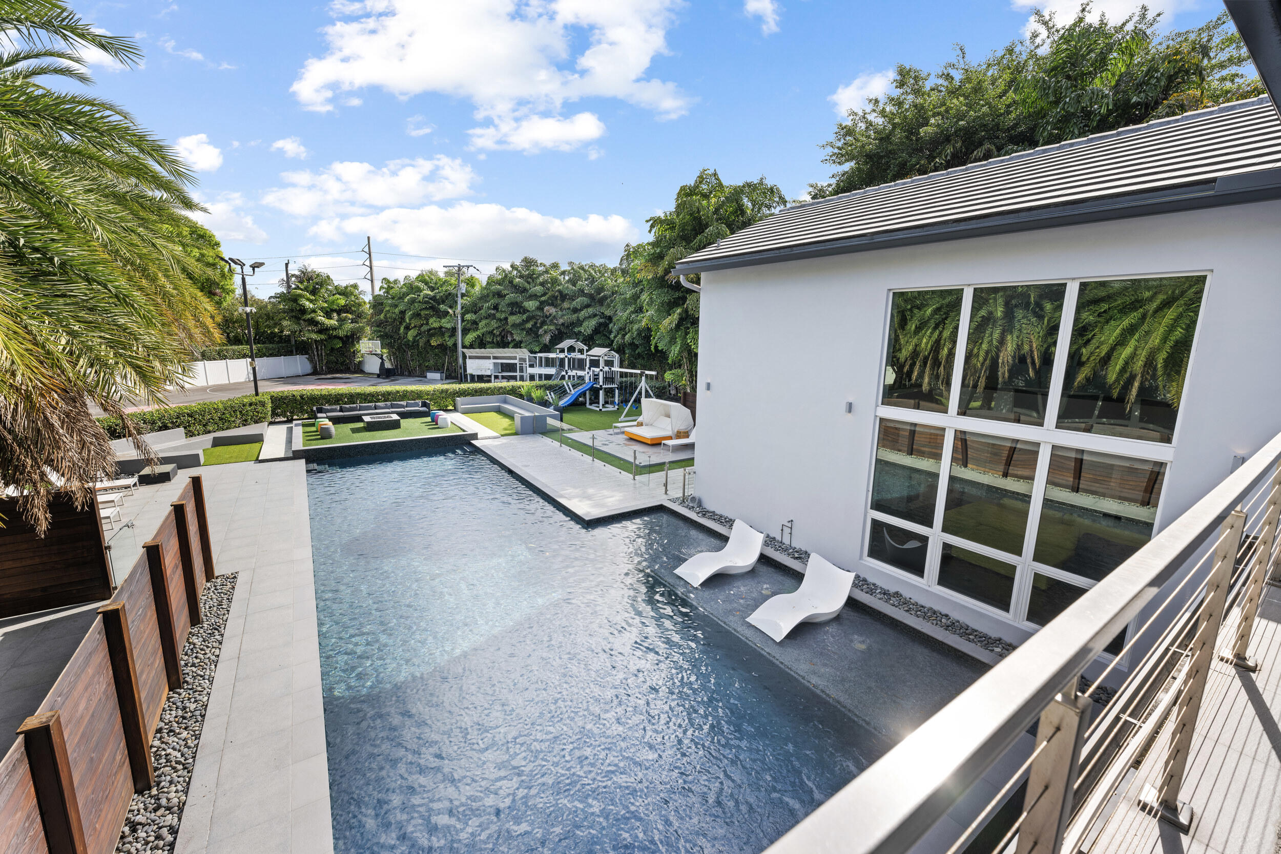 DEL MAR VILLAGE - Residential
