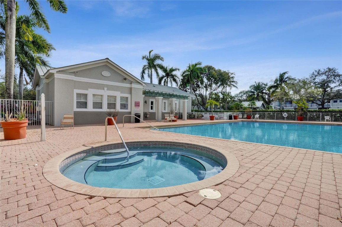SHOMA COURTYARDS II AT ROYAL PALM CONDOM - Residential