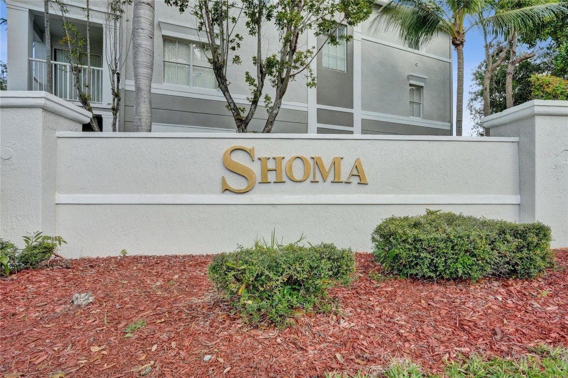 SHOMA COURTYARDS II AT ROYAL PALM CONDOM - Residential