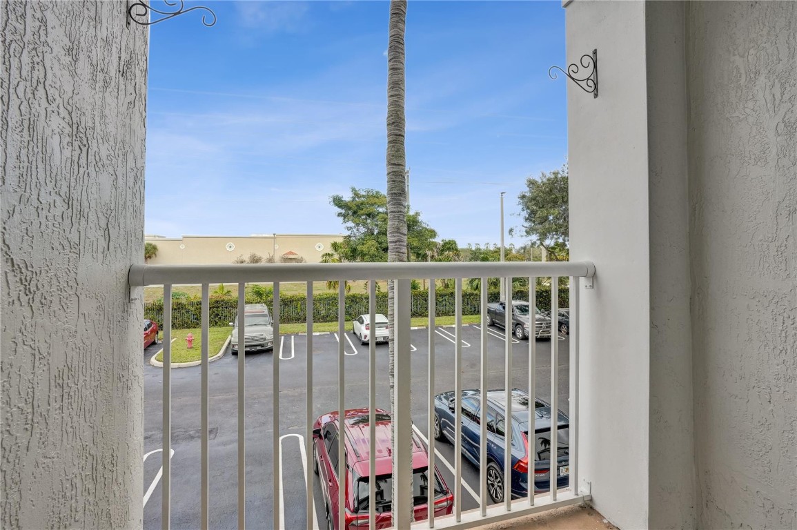 SHOMA COURTYARDS II AT ROYAL PALM CONDOM - Residential