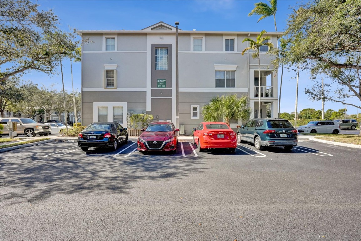 SHOMA COURTYARDS II AT ROYAL PALM CONDOM - Residential