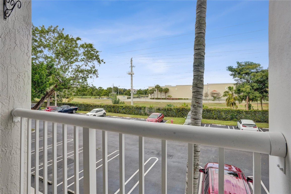 SHOMA COURTYARDS II AT ROYAL PALM CONDOM - Residential