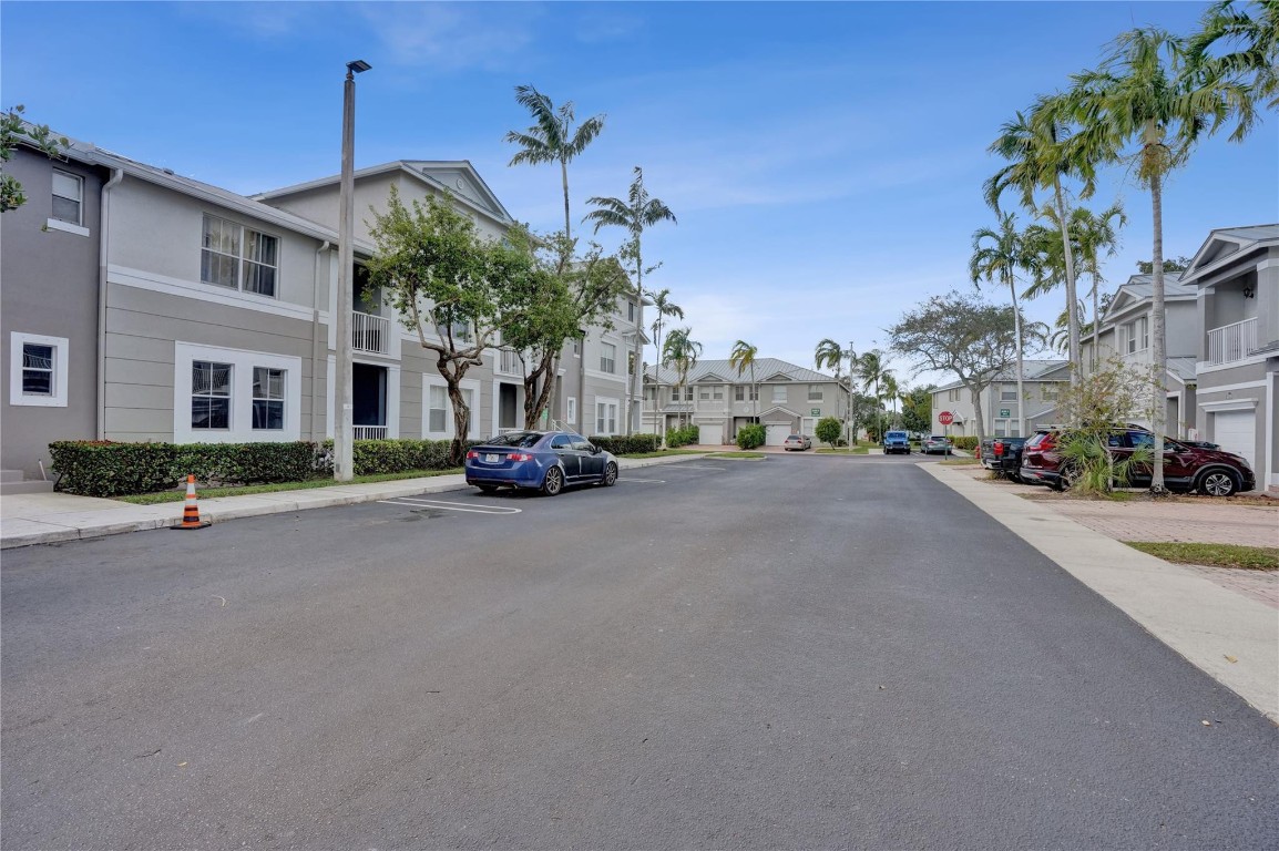 SHOMA COURTYARDS II AT ROYAL PALM CONDOM - Residential