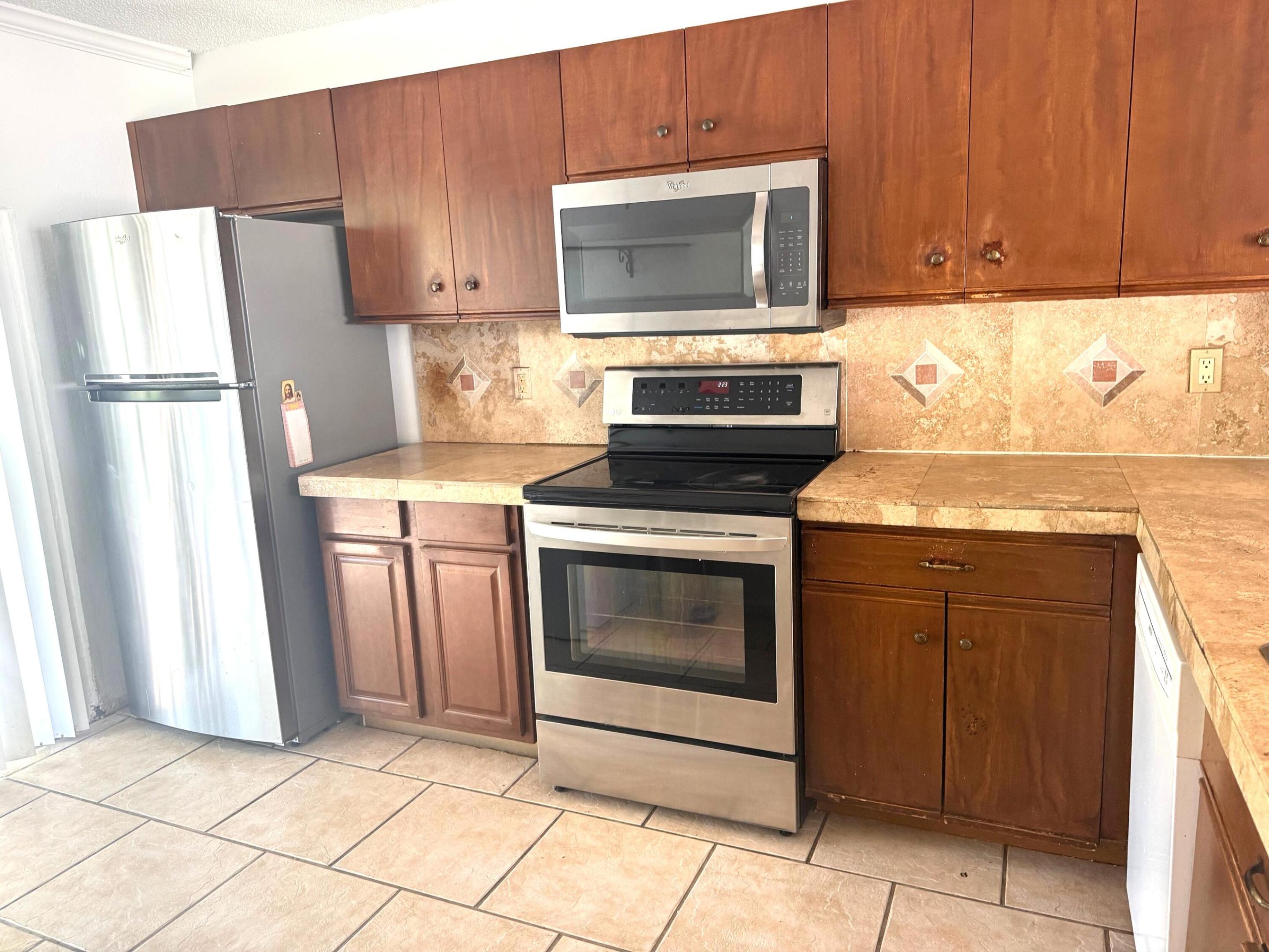 CRYSTAL VIEW TOWNHOMES - Residential Lease
