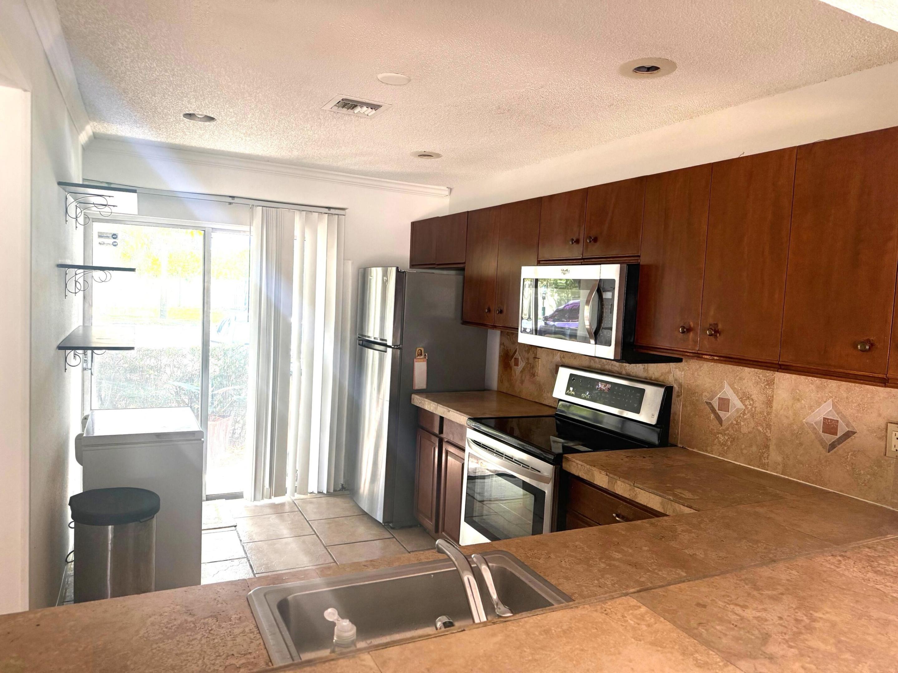 CRYSTAL VIEW TOWNHOMES - Residential Lease