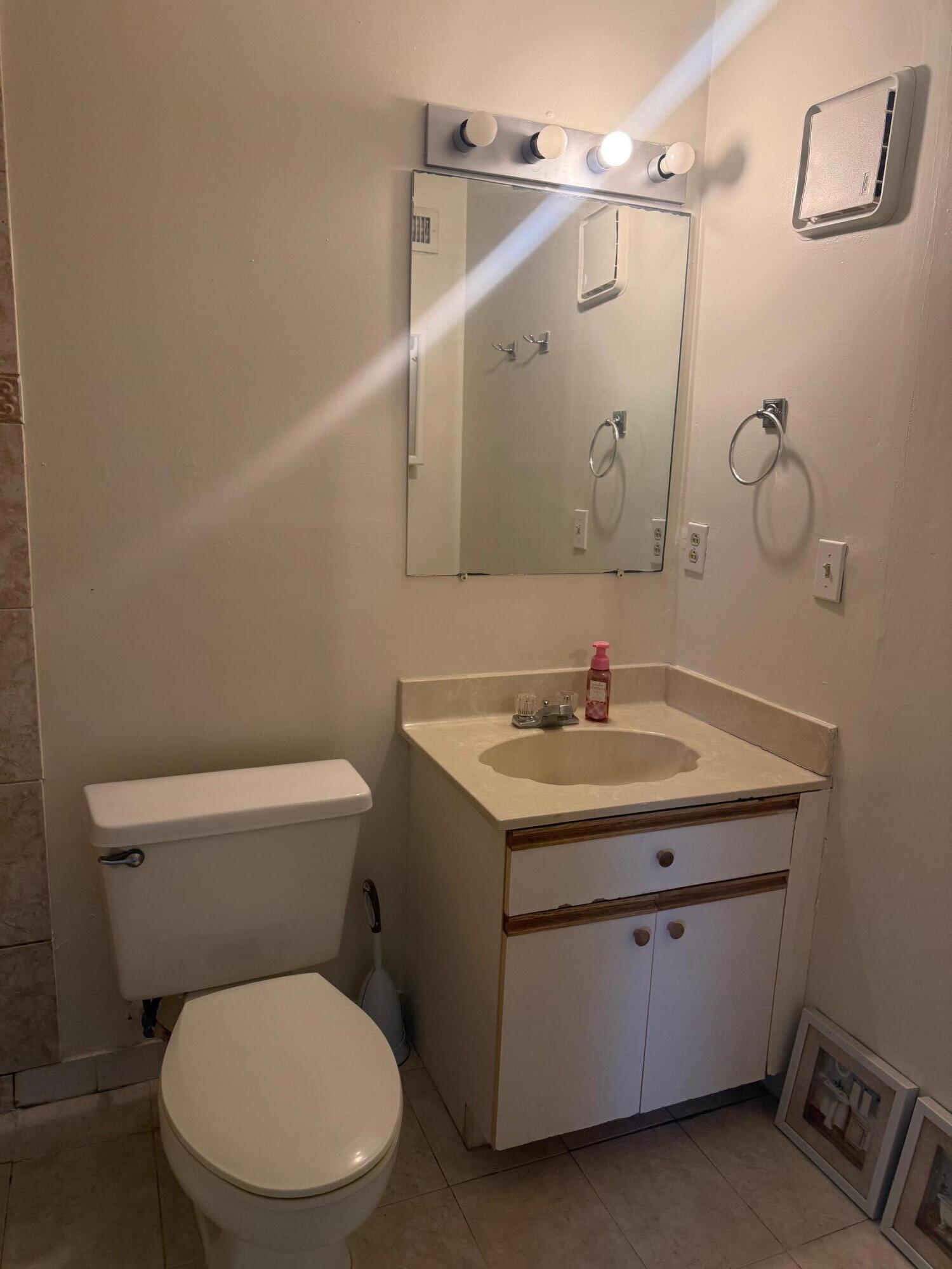 CRYSTAL VIEW TOWNHOMES - Residential Lease