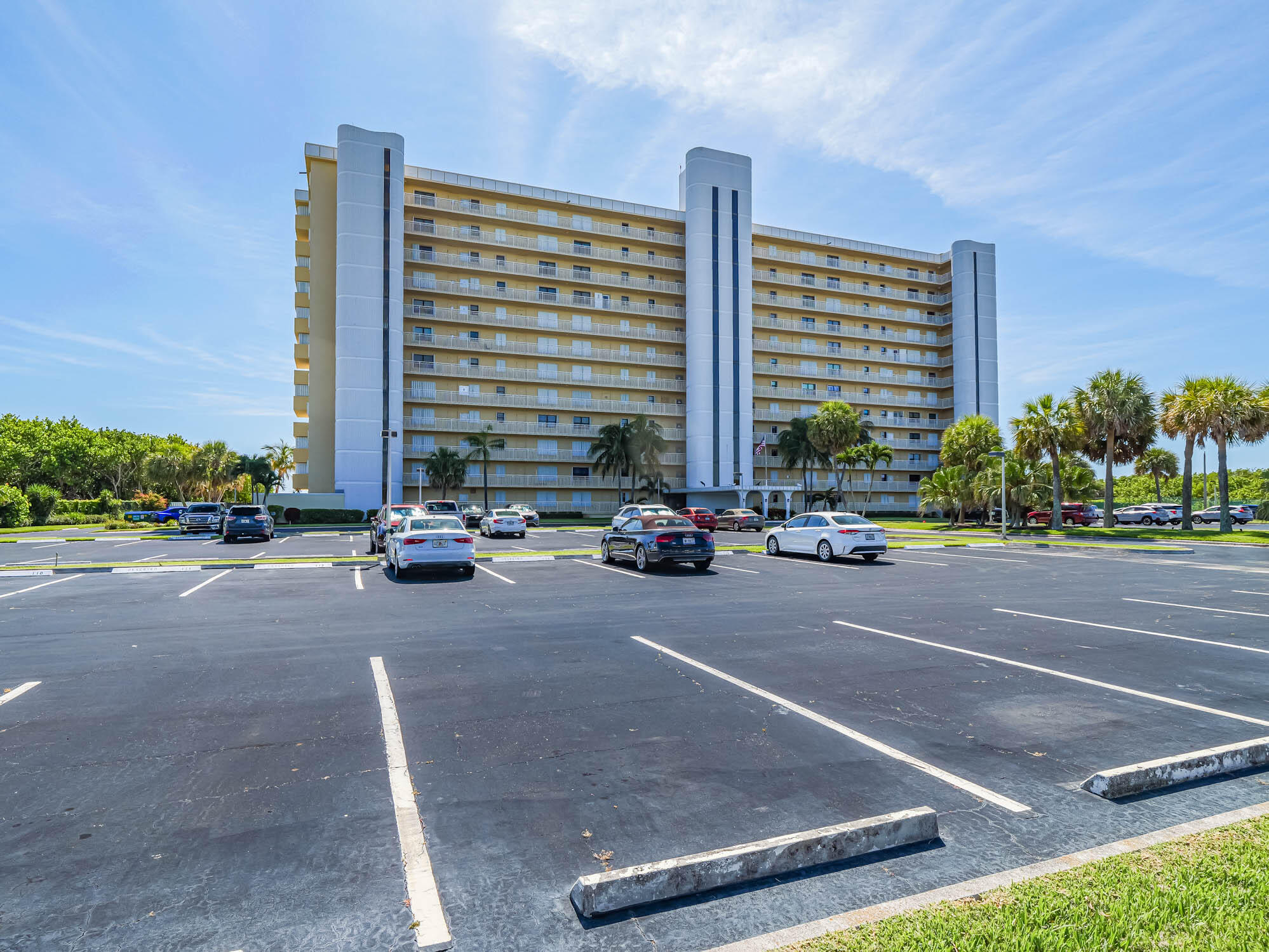 SEA PALMS CONDOMINIUM - Residential