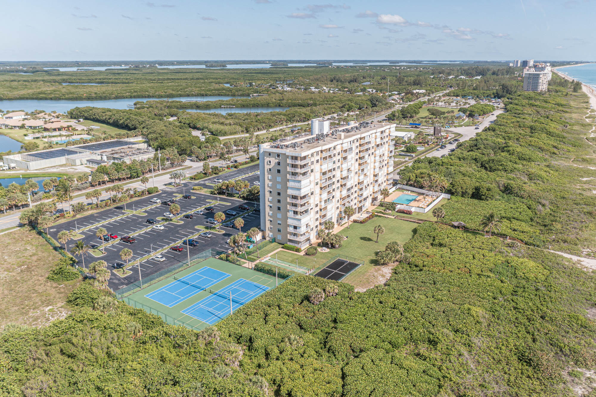SEA PALMS CONDOMINIUM - Residential